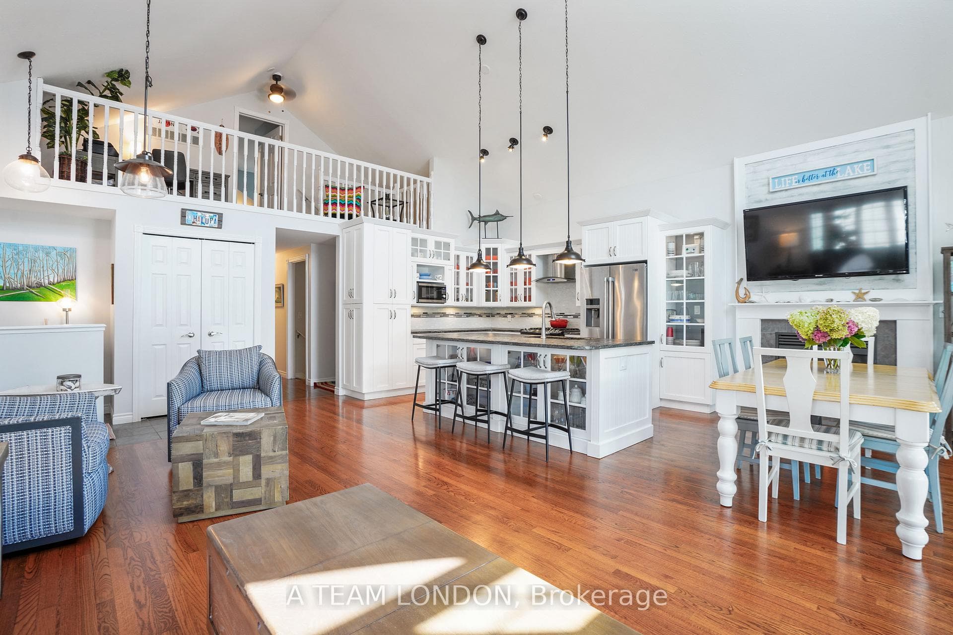 4749 Riverside Drive photo 5