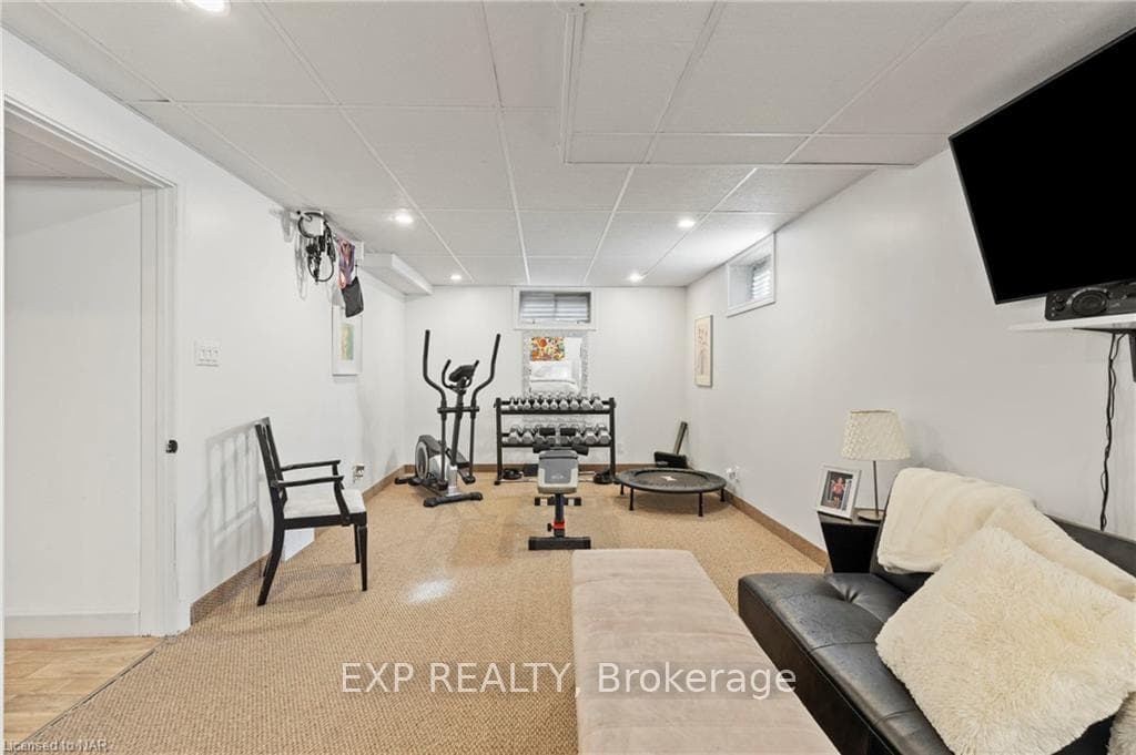 52 DUNBLANE Avenue photo 23