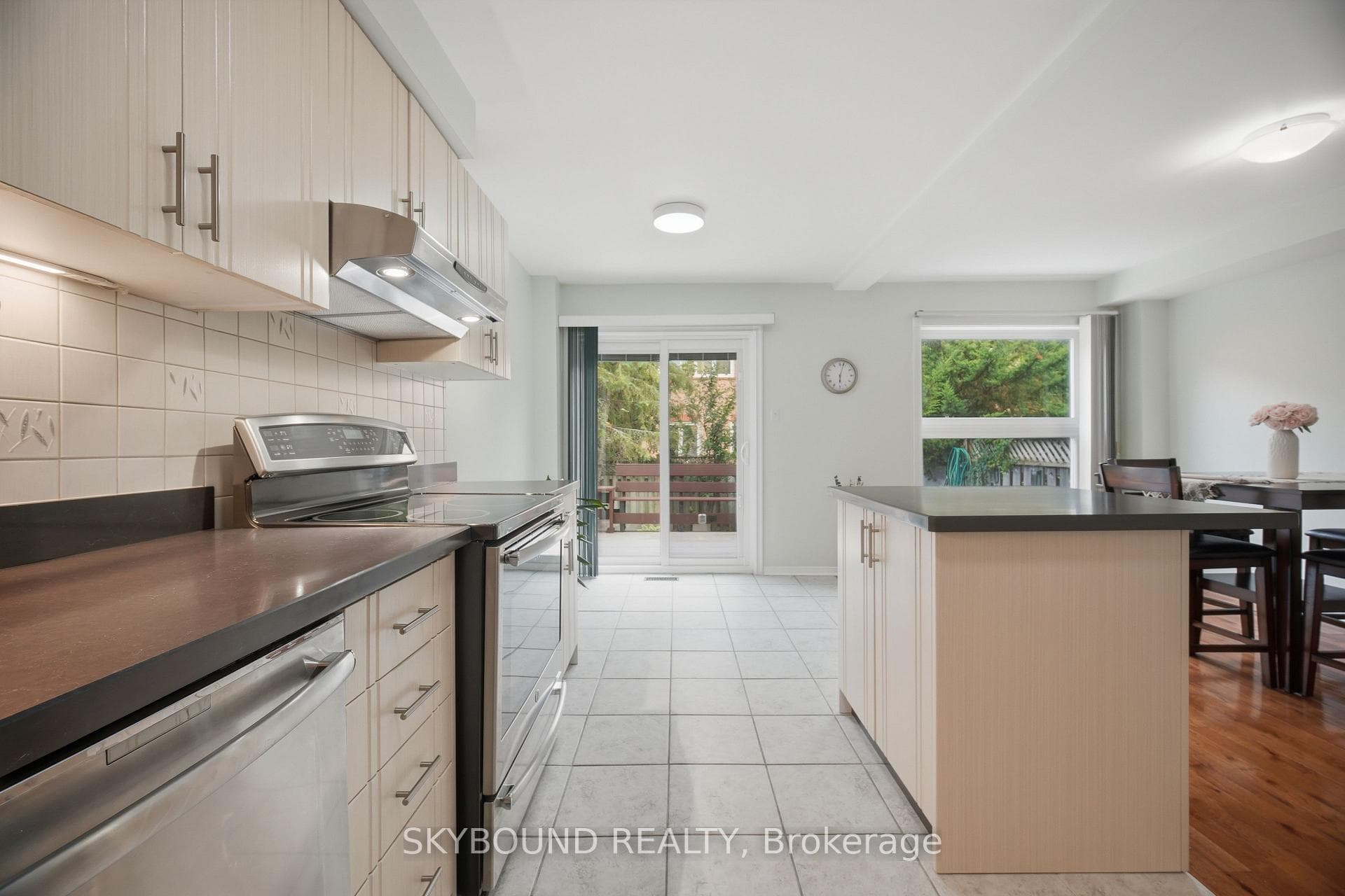 3906 Zenith Court photo 12