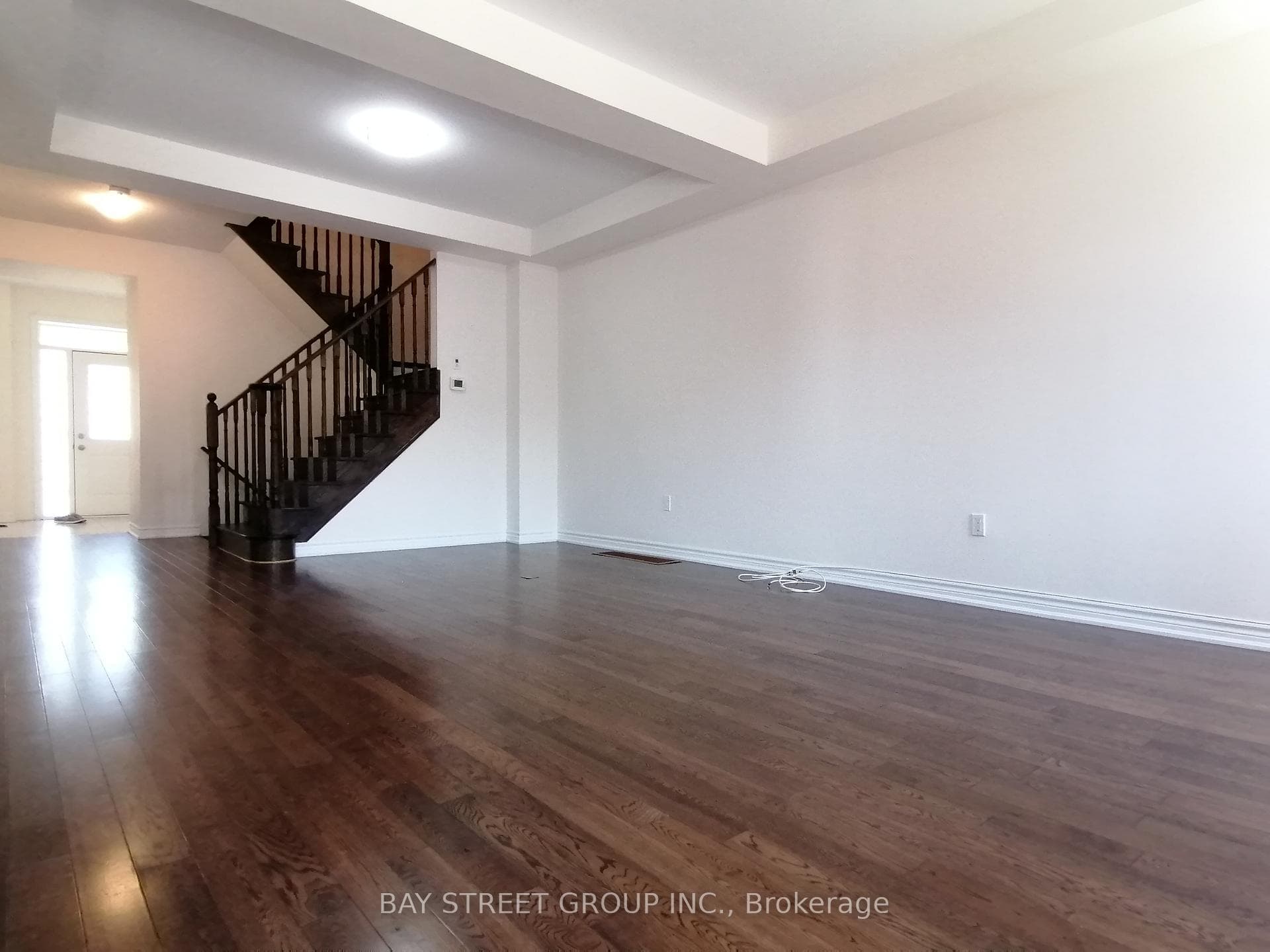 49 Mondial Crescent photo 4