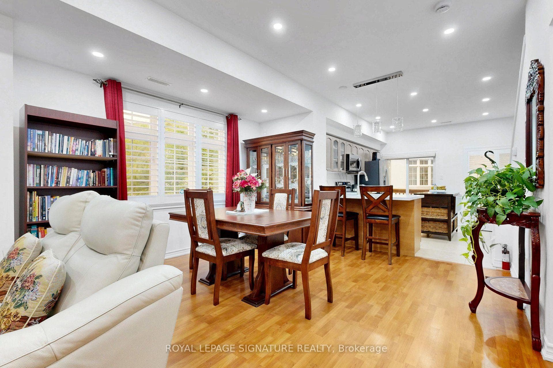 51 Piggott Mews photo 13