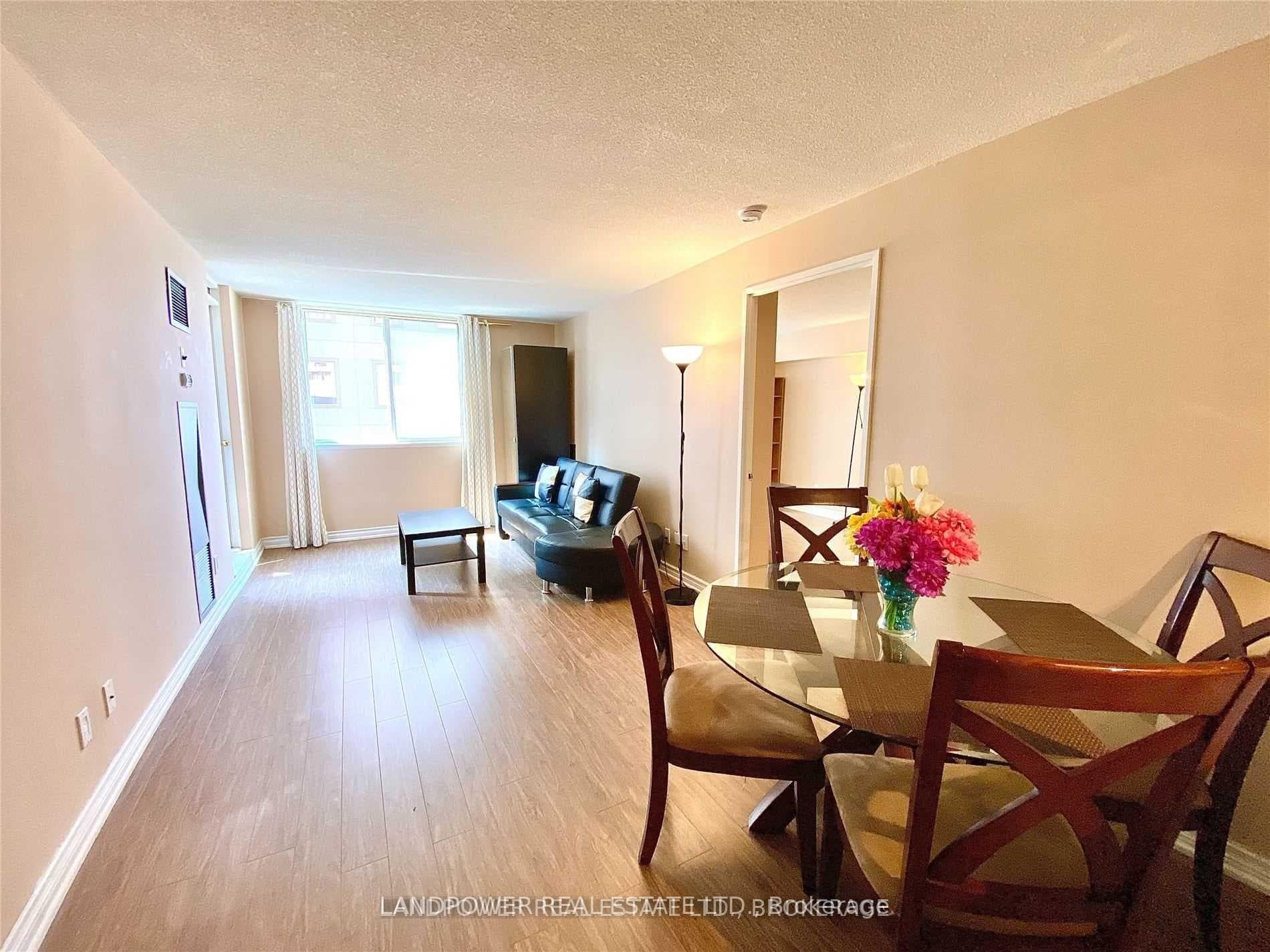 736 Bay Street Unit 603 photo 1