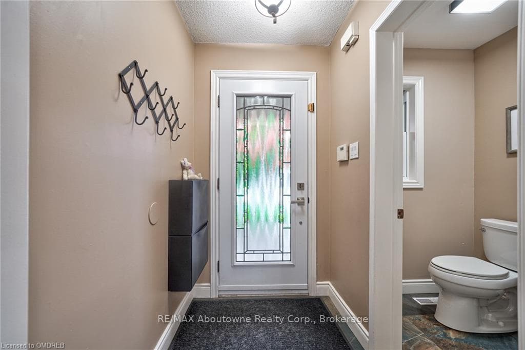1405 CEDARGLEN Court photo 8