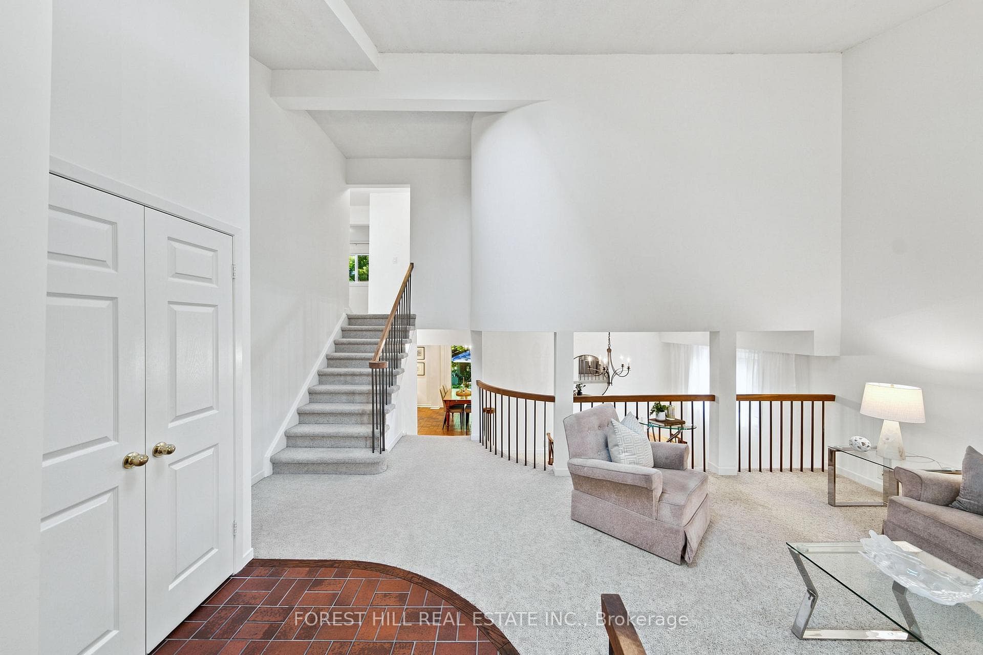 84 Kings College Road photo 2
