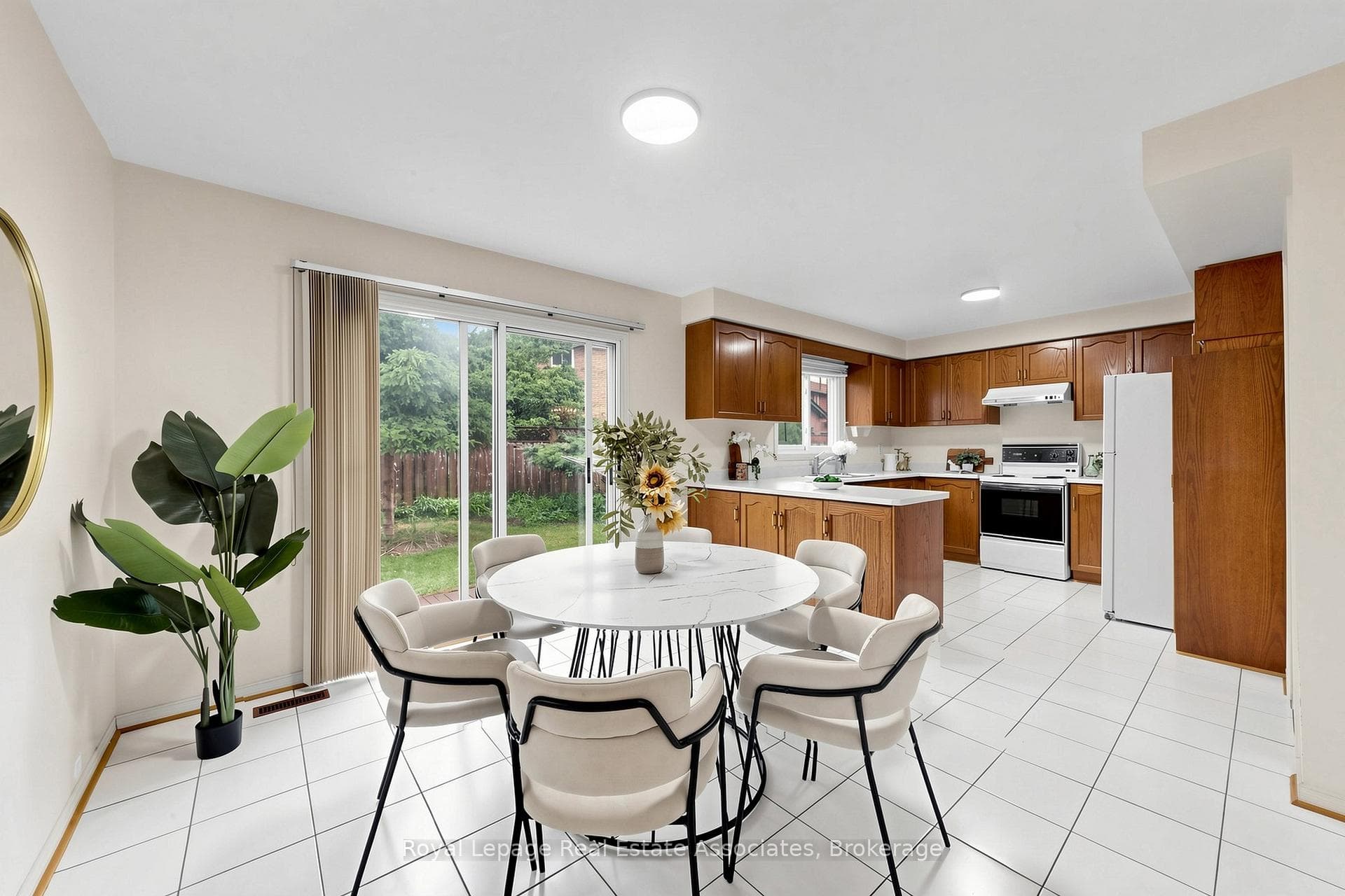 9 Kingsplate Crescent photo 18