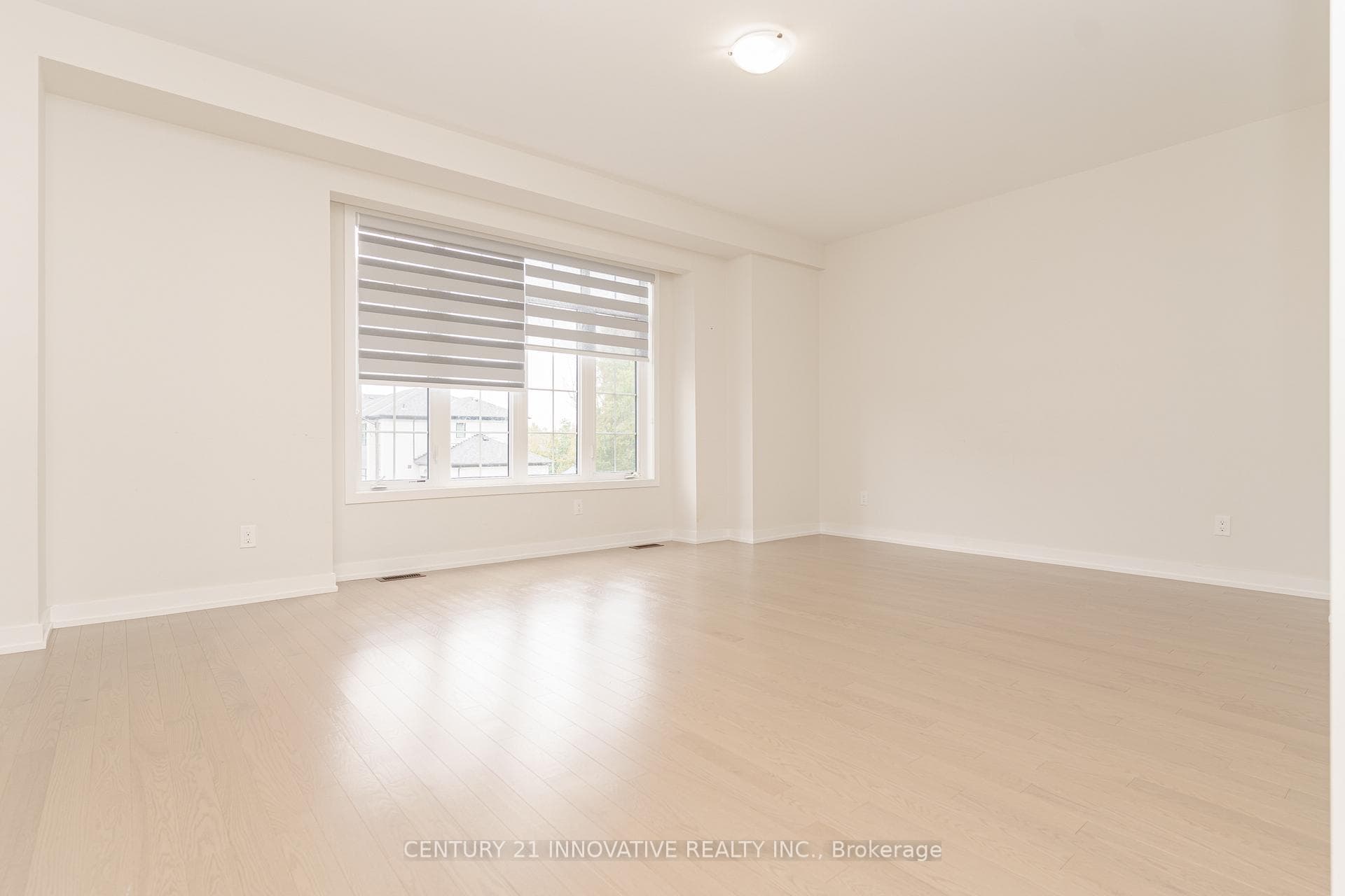 400 Finch Avenue Unit 9 photo 4