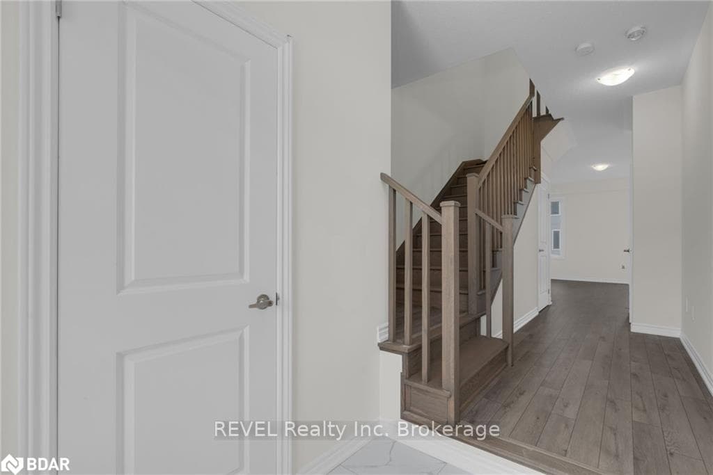 4 ROCHESTER DR Drive photo 7