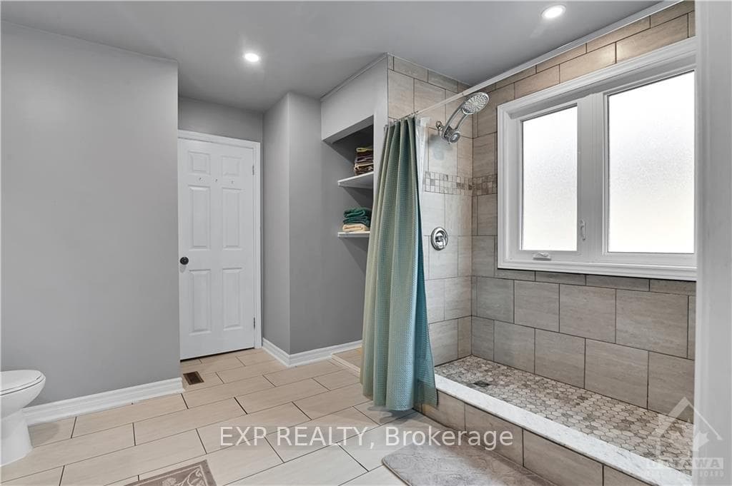 19 TOWNSEND Drive photo 17