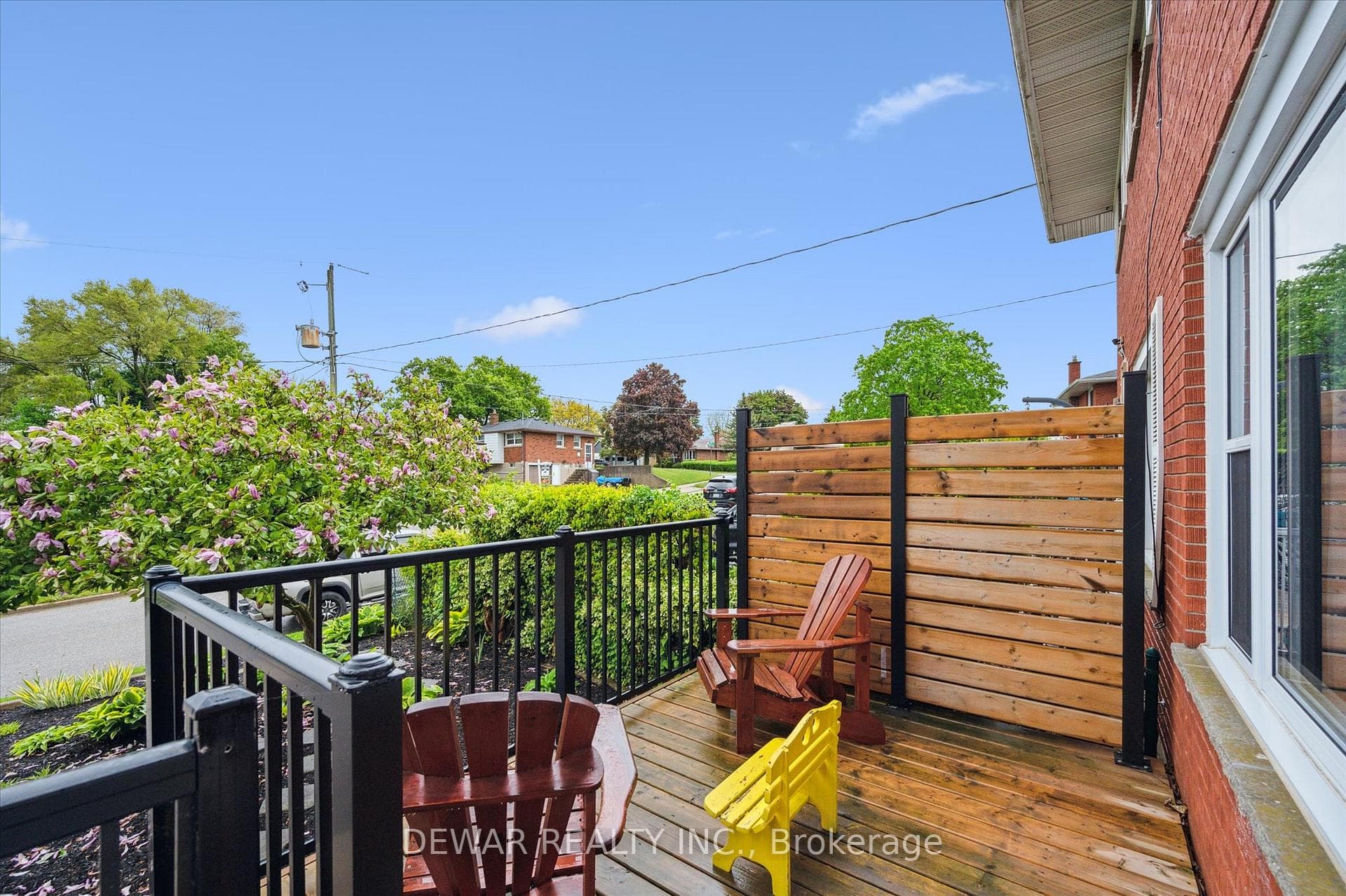 274 Erb Street photo 5