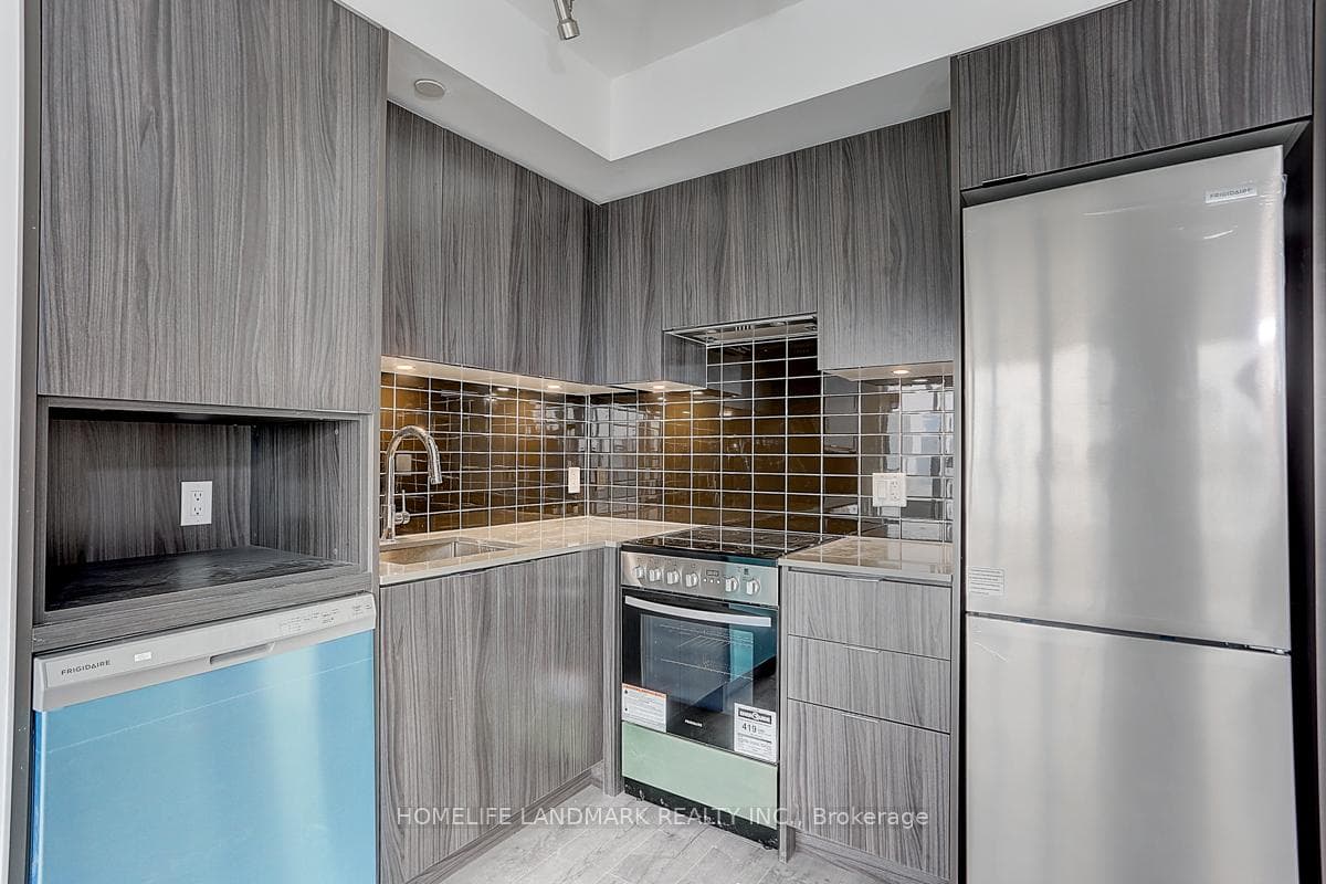 395 Bloor Street Unit 4303 photo 12