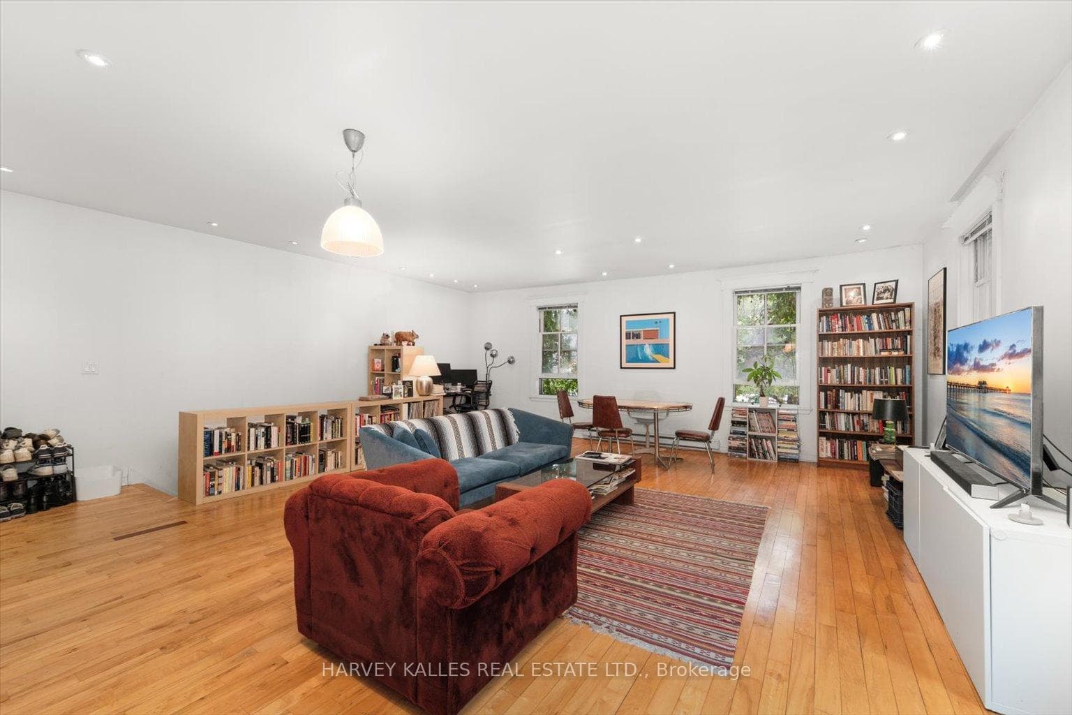 692 Richmond Street photo 21