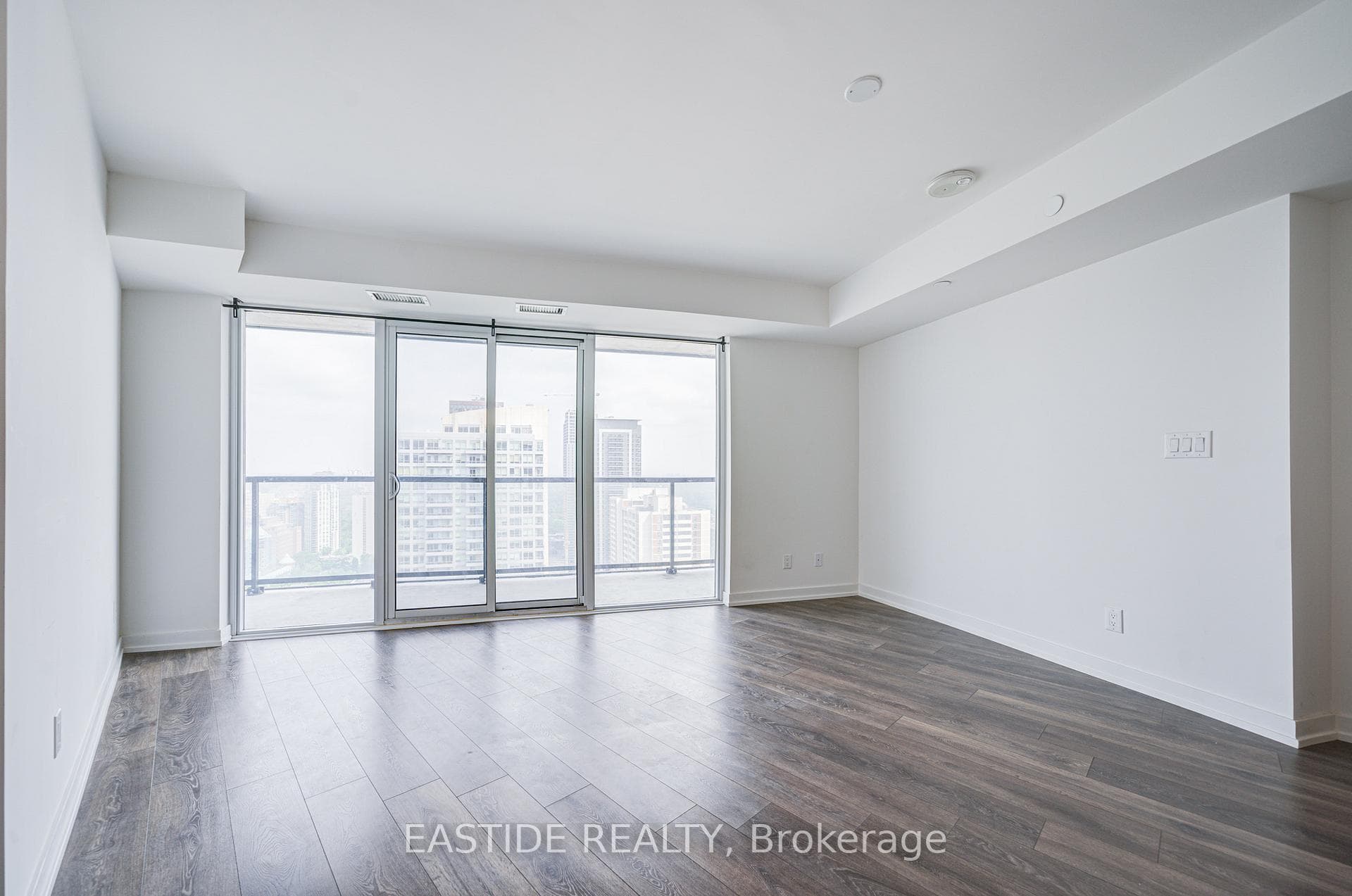 159 Wellesley Street Unit 3301 photo 16