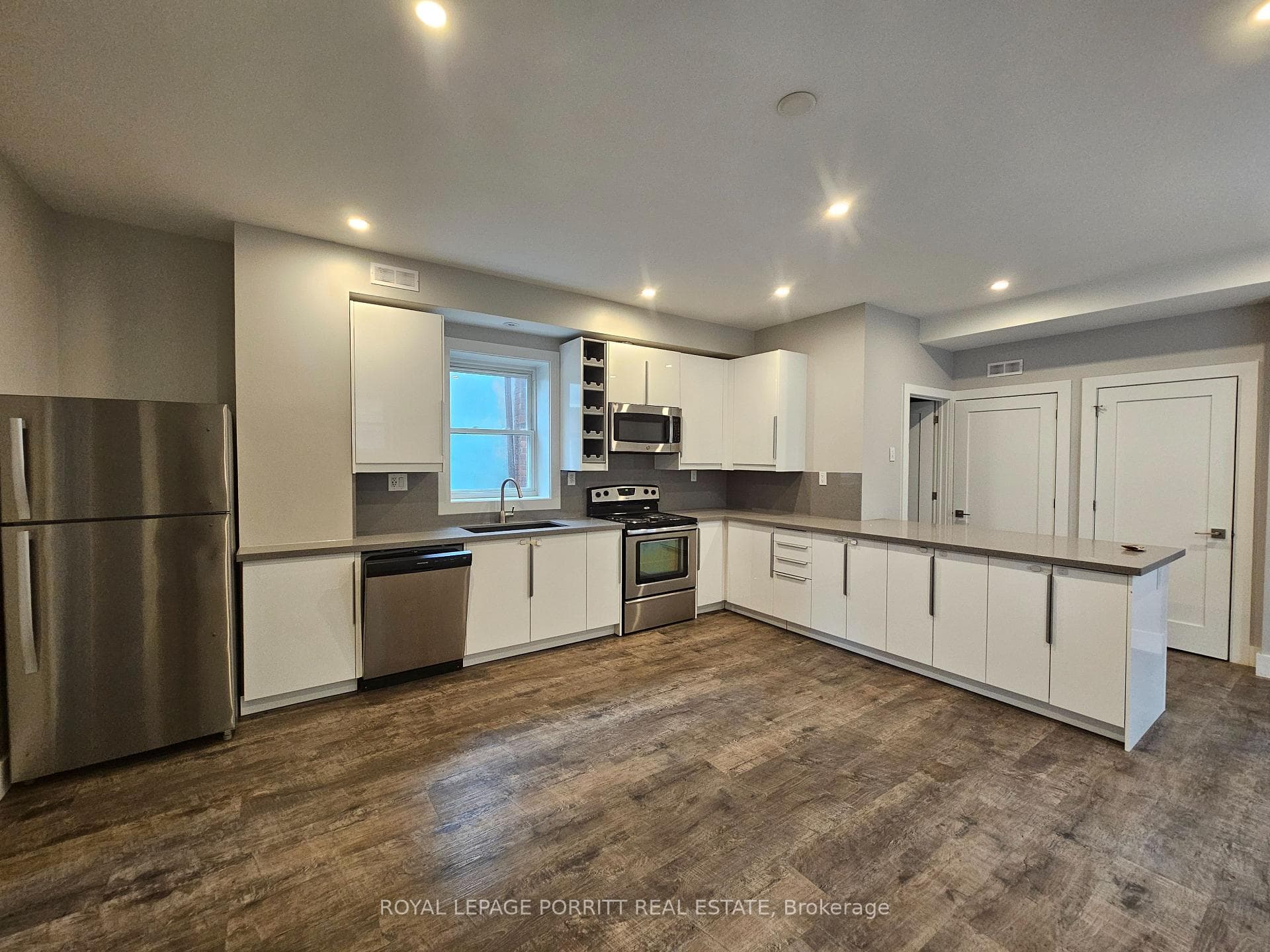 333 Silverthorn Avenue Unit 1 photo 2