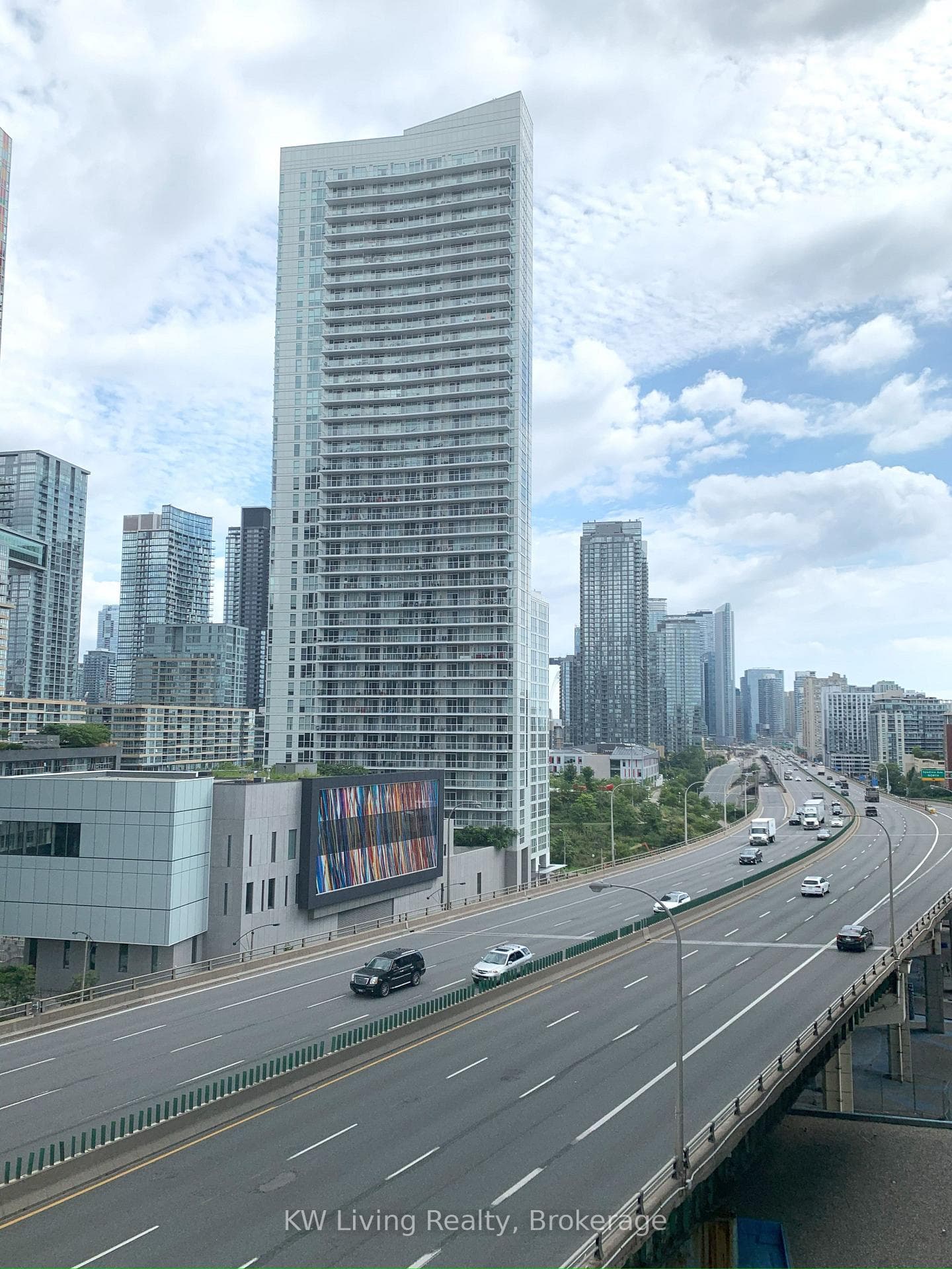 19 Bathurst Street Unit 1006 photo 2