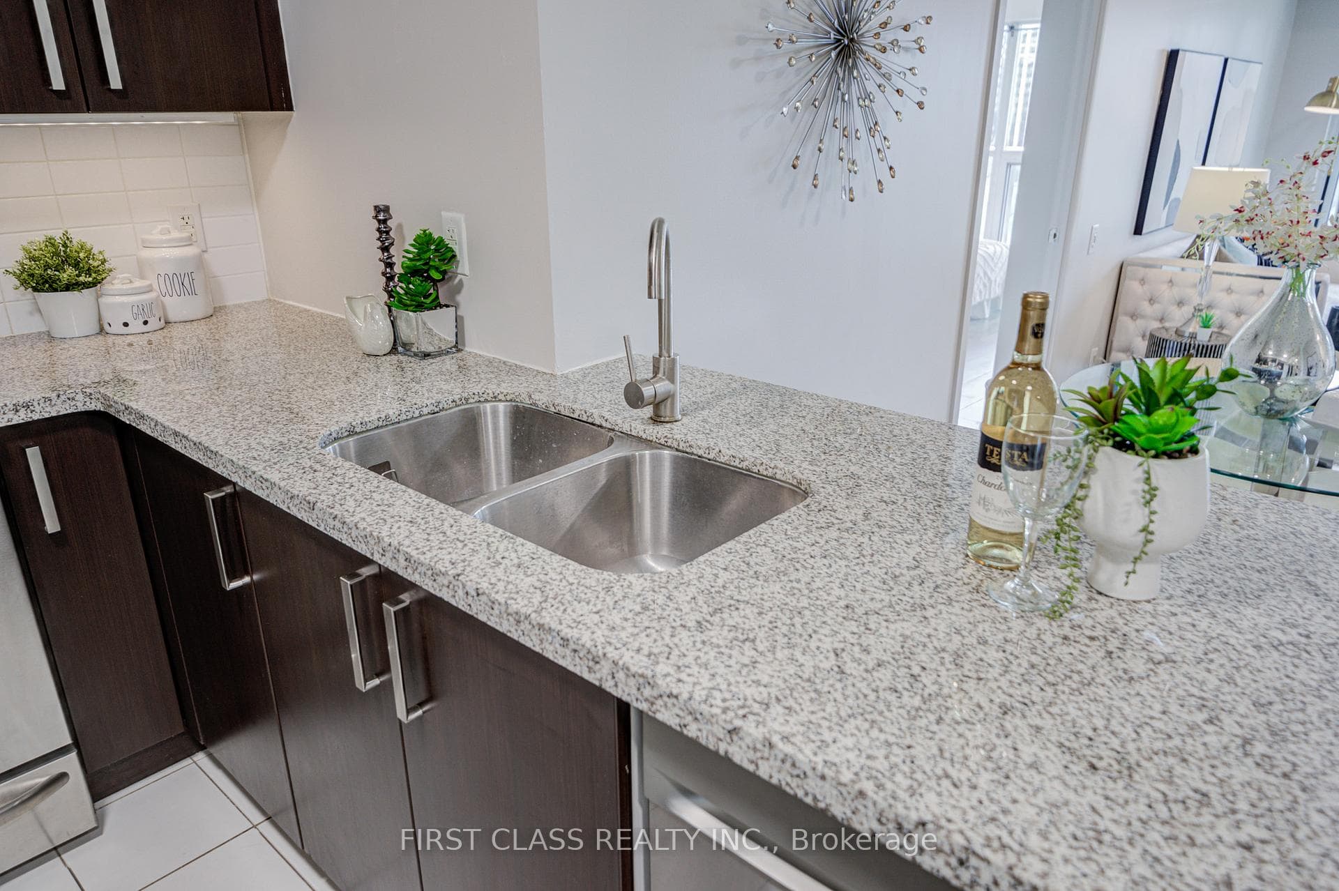17 Anndale Drive Unit 1115 photo 6