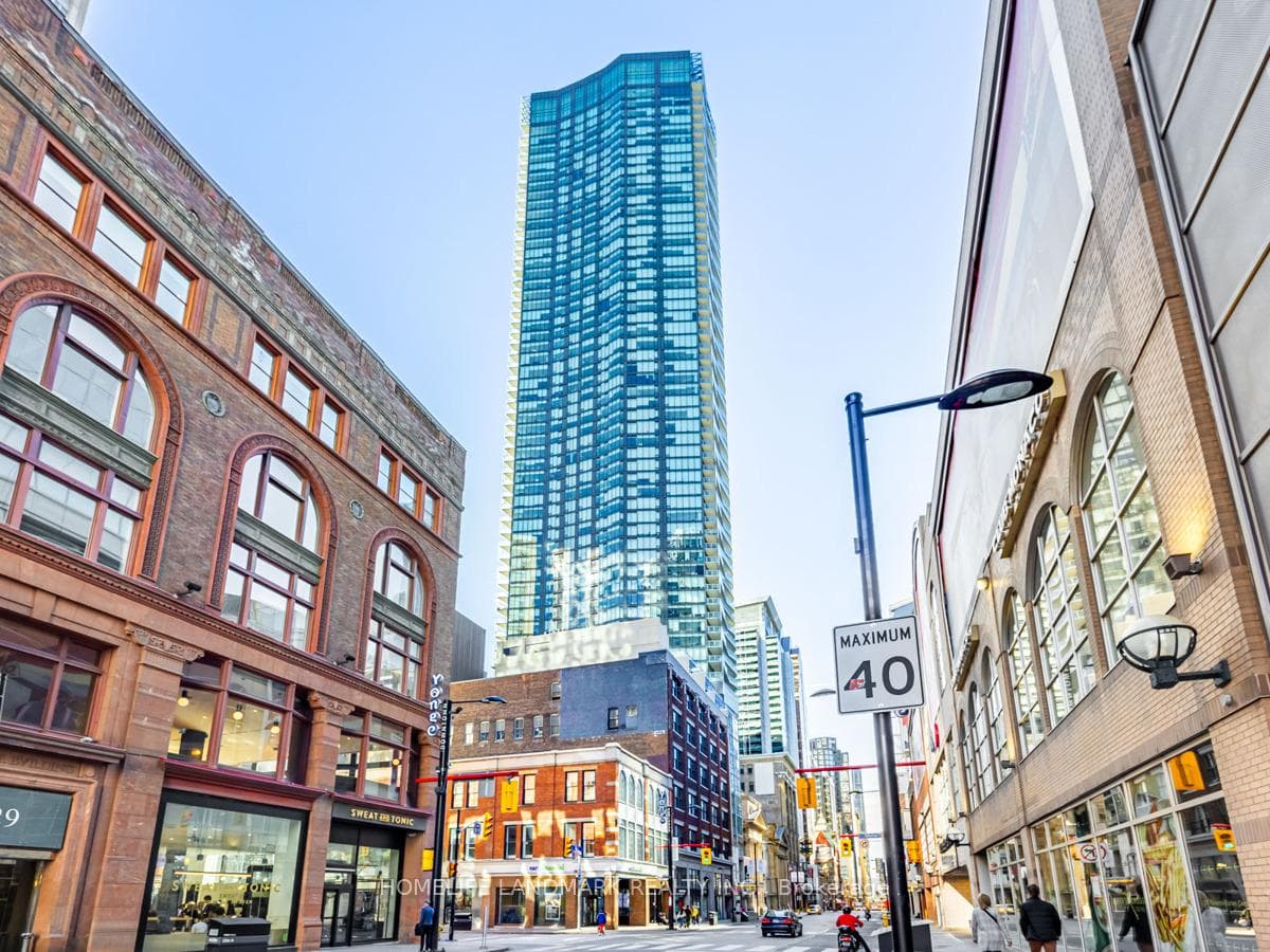 197 Yonge Street Unit 4211 photo 1