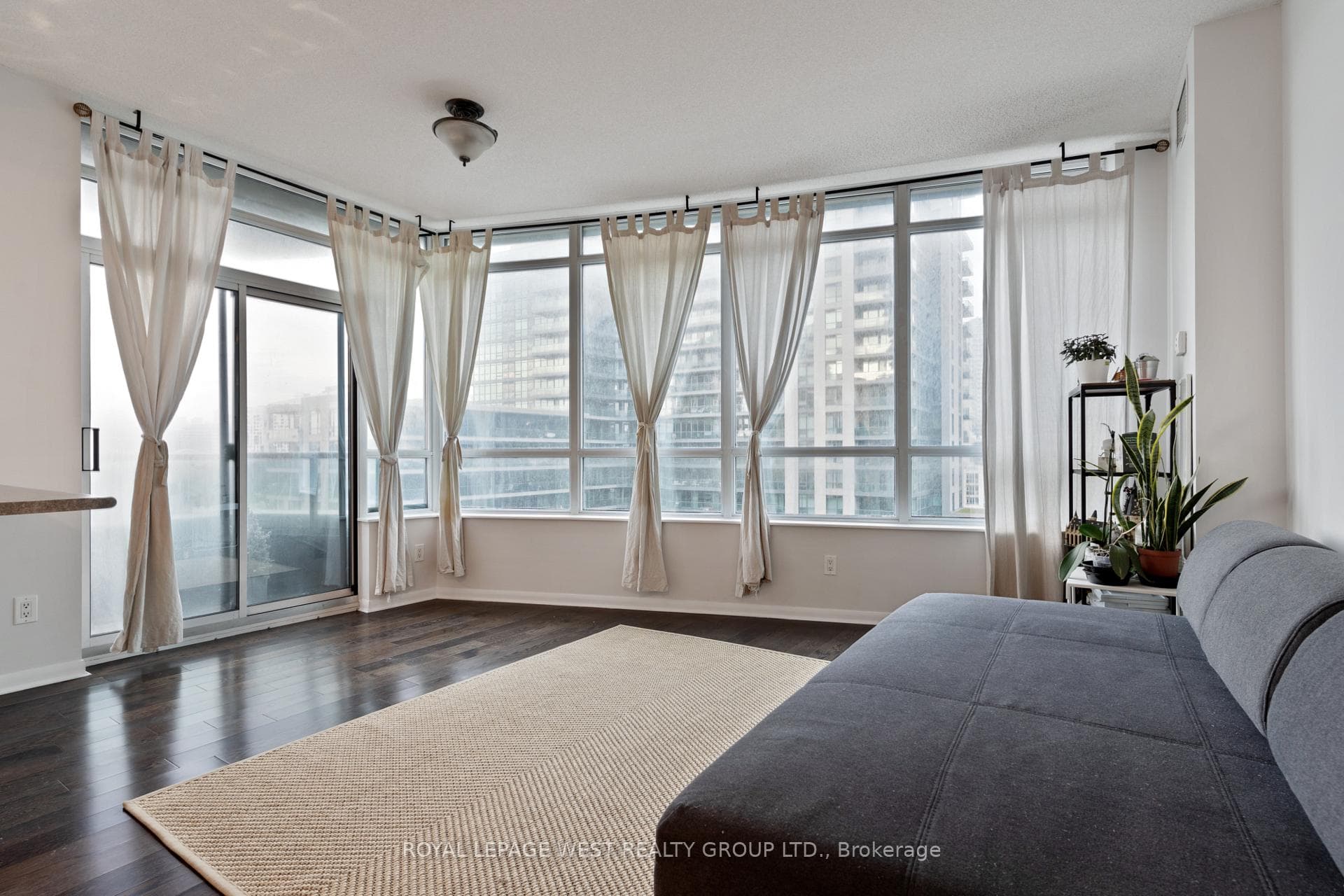 219 Fort York Boulevard Unit 703 photo 22