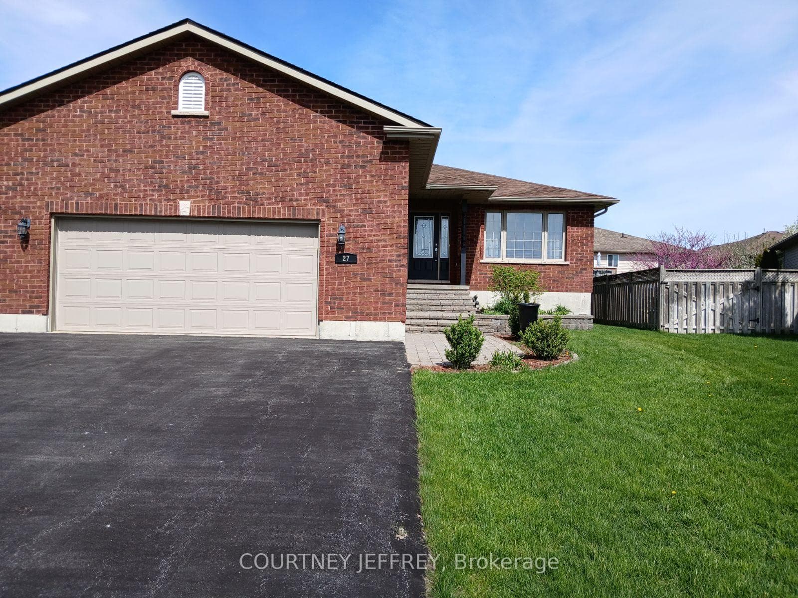 27 Forest Valley Drive photo 1