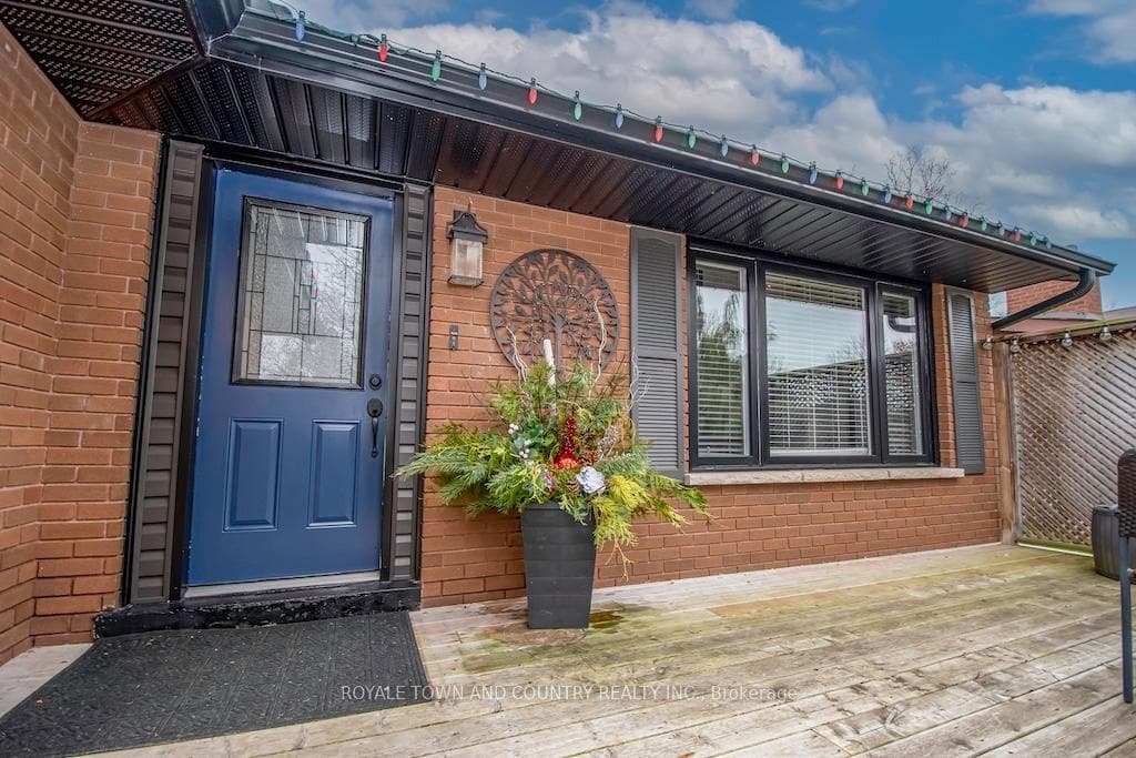 29 Maple Crescent photo 4