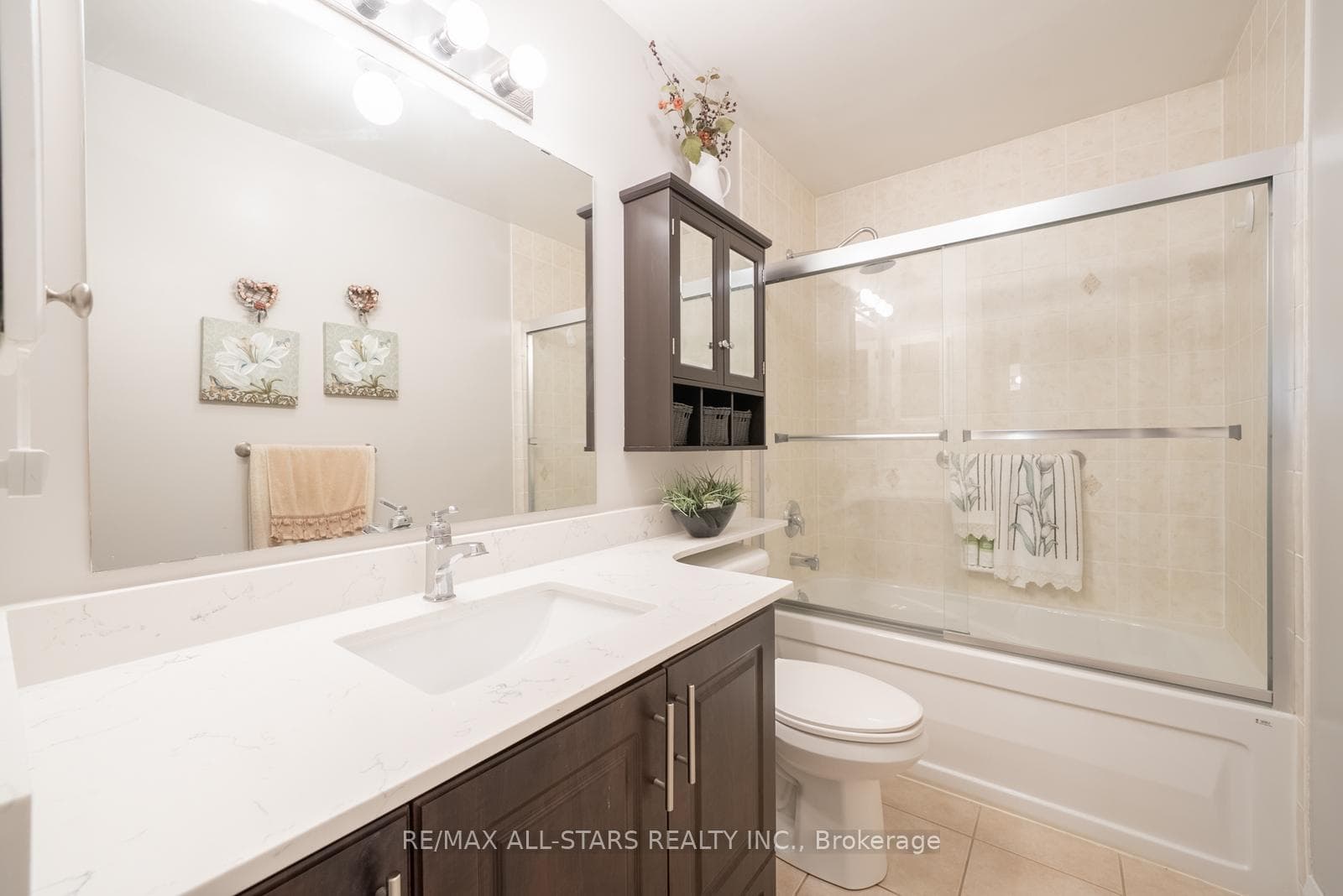 124 Richard Coulson Crescent photo 19