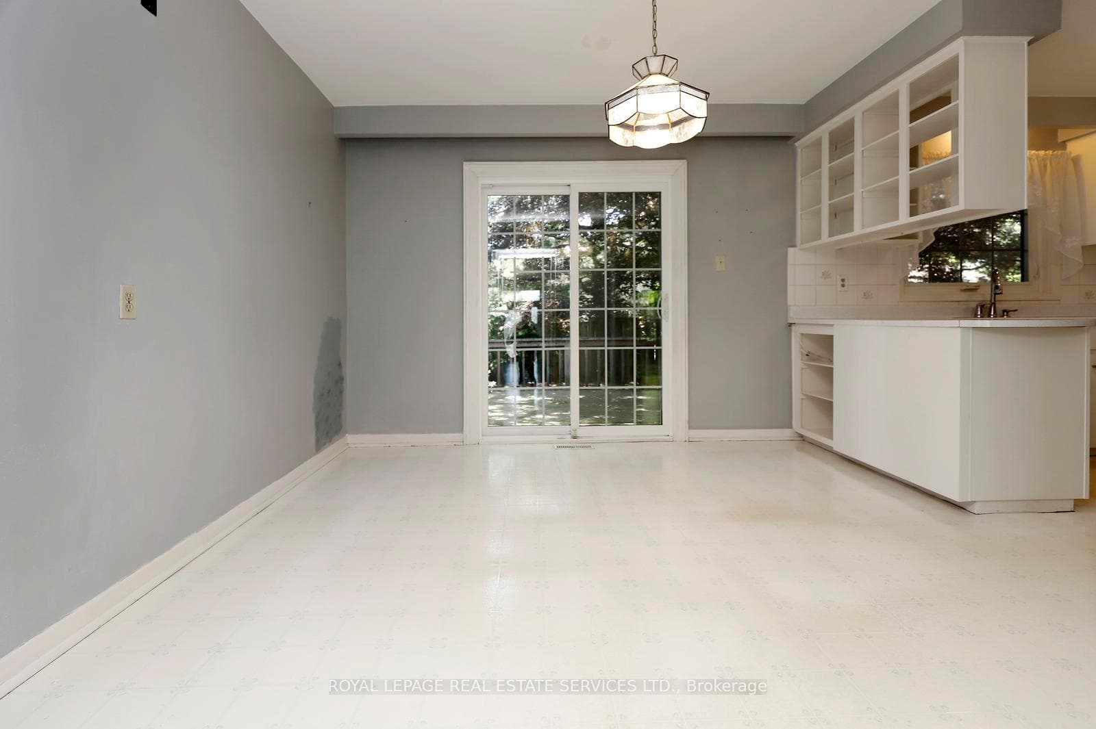 1492 Hillgrove Road photo 15
