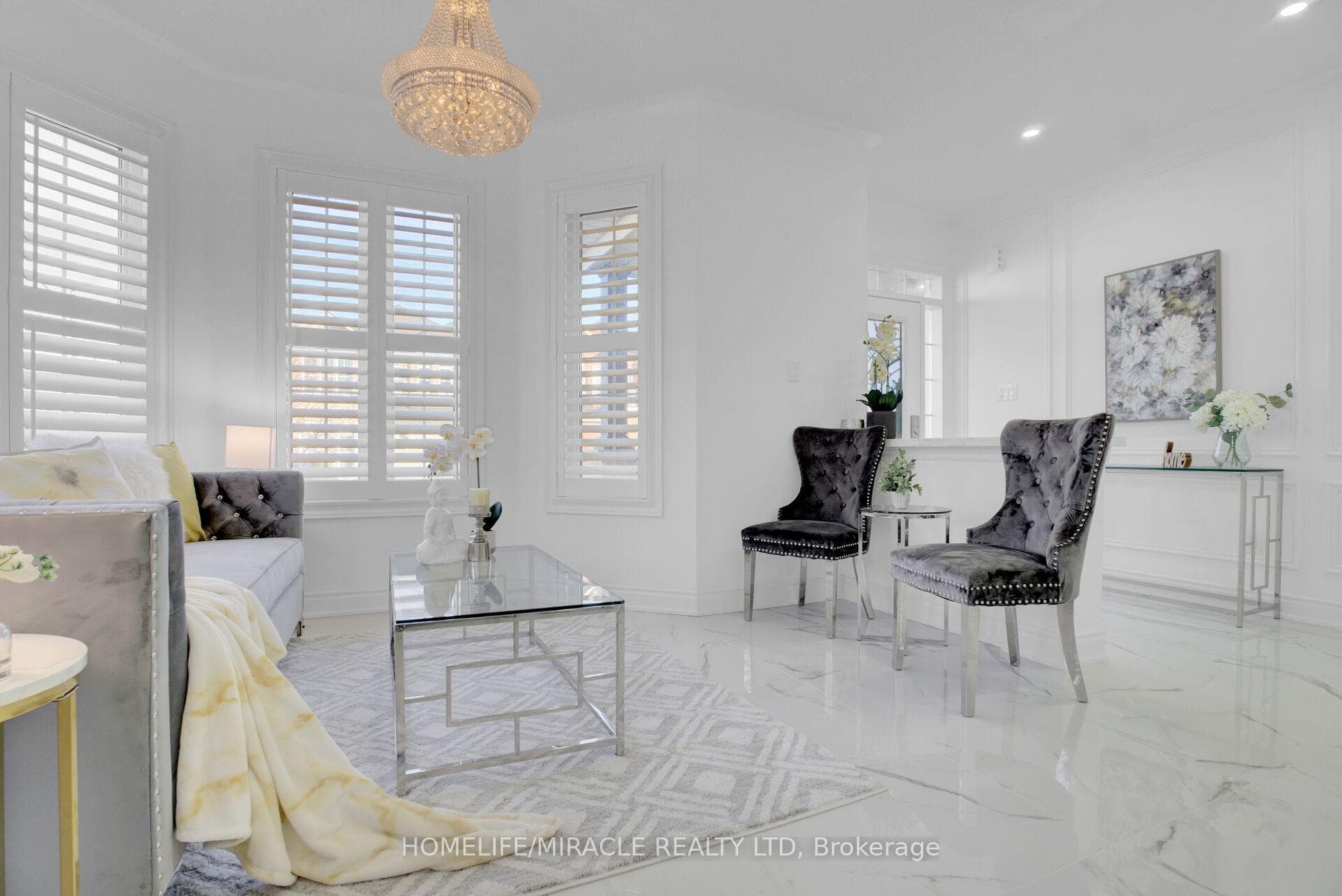 2 Tobermory Crescent photo 12
