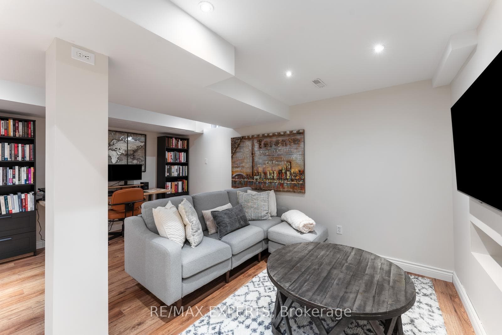 1851 McCoy Avenue photo 33