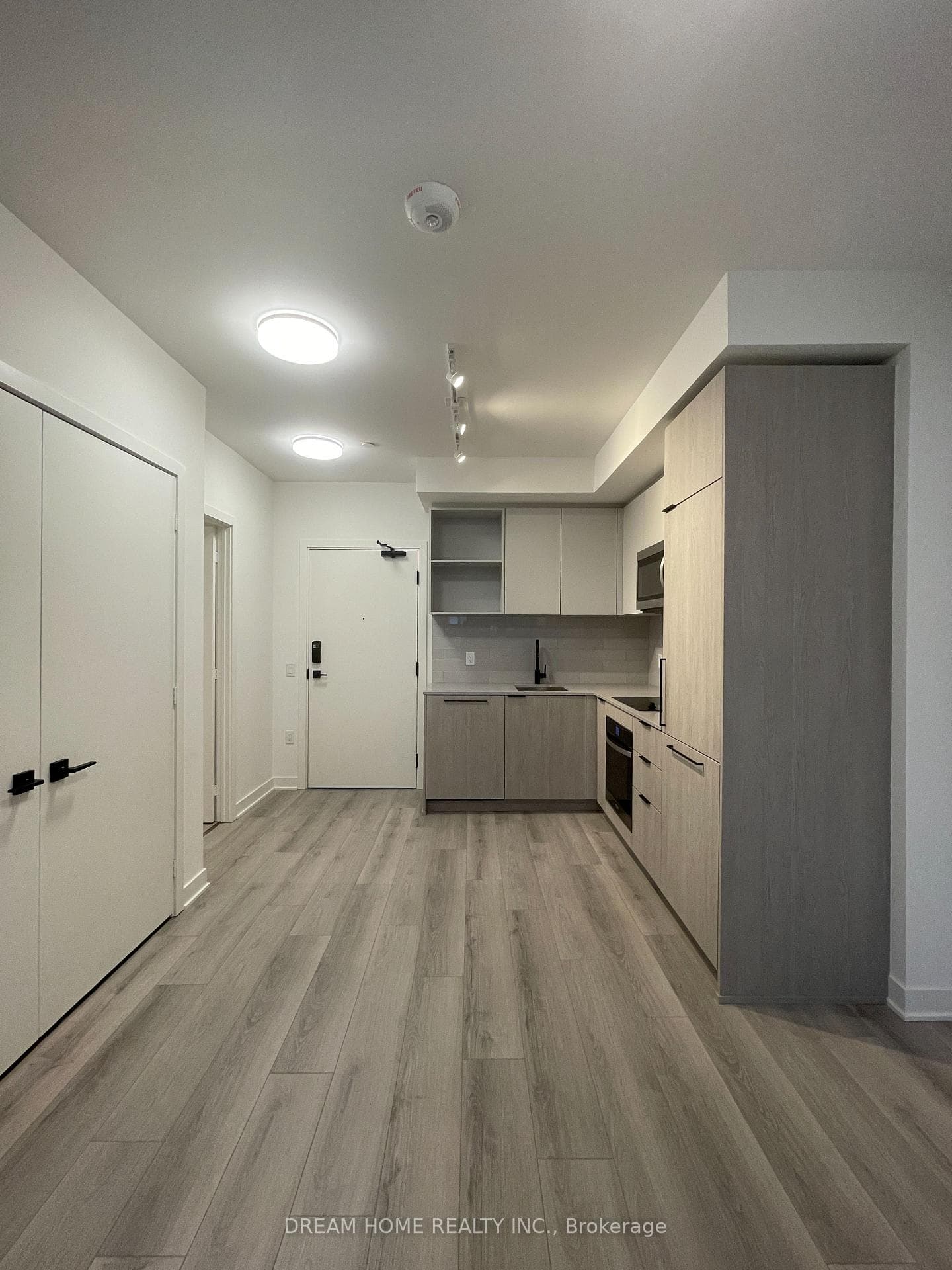 1185 Dupont Street Unit 704 photo 1