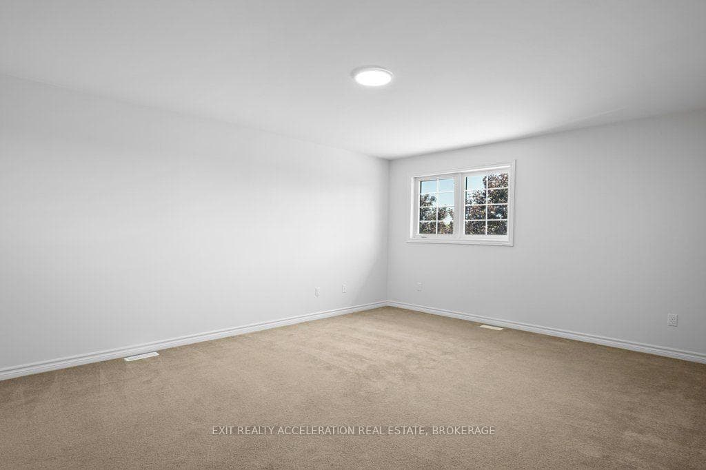 14 Ashwood Crescent photo 23