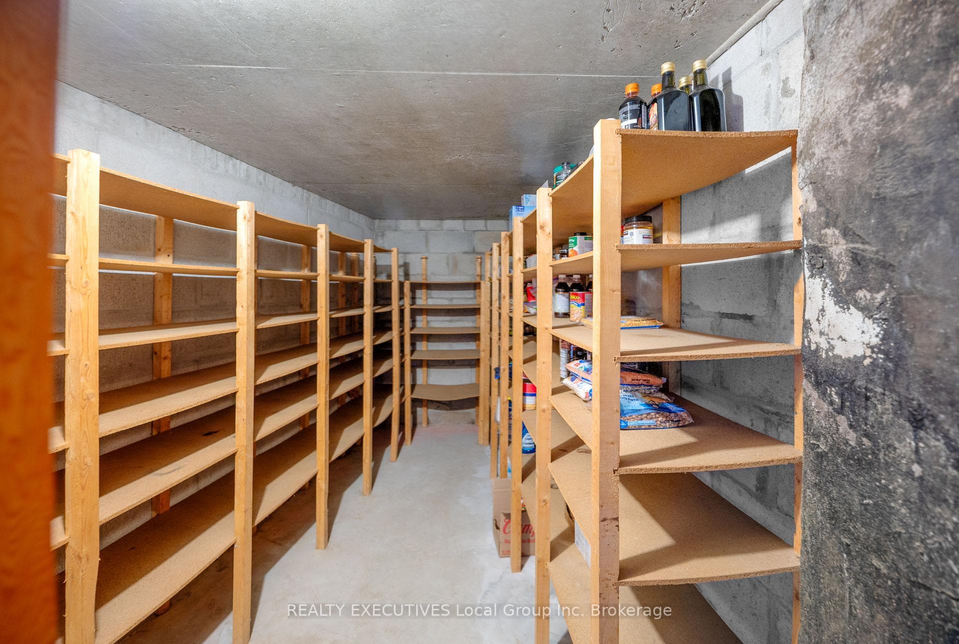 397 CAMELOT Drive photo 40