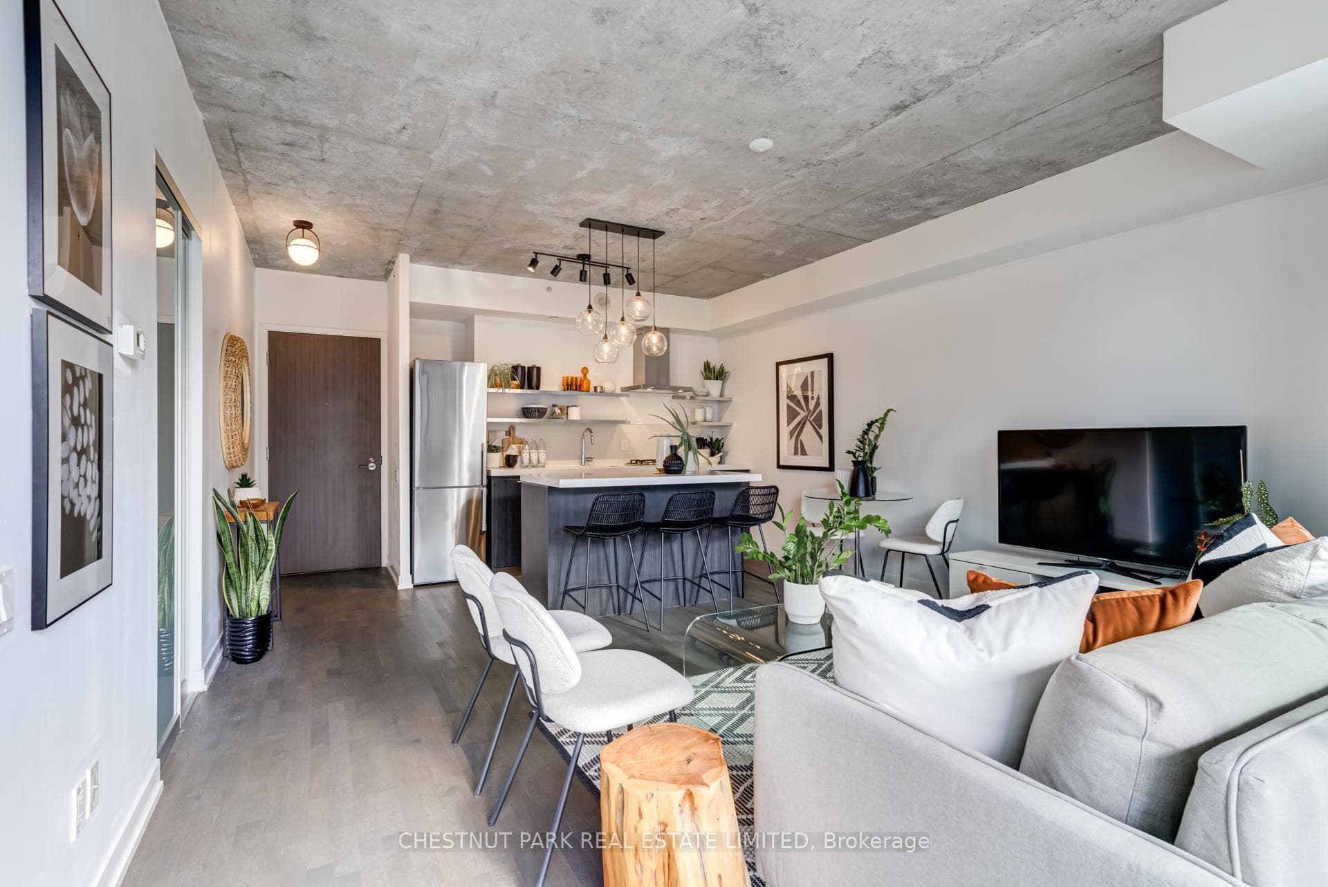 560 King Street Unit 722 photo 17