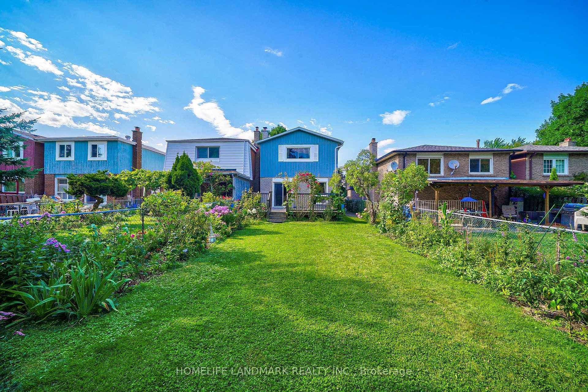 209 Invergordon Avenue photo 35