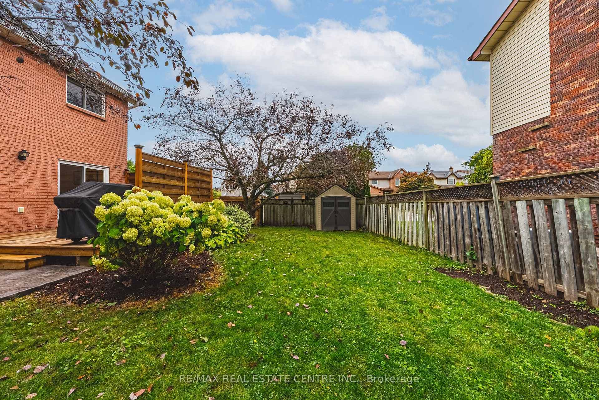 35 Cowan Boulevard photo 43