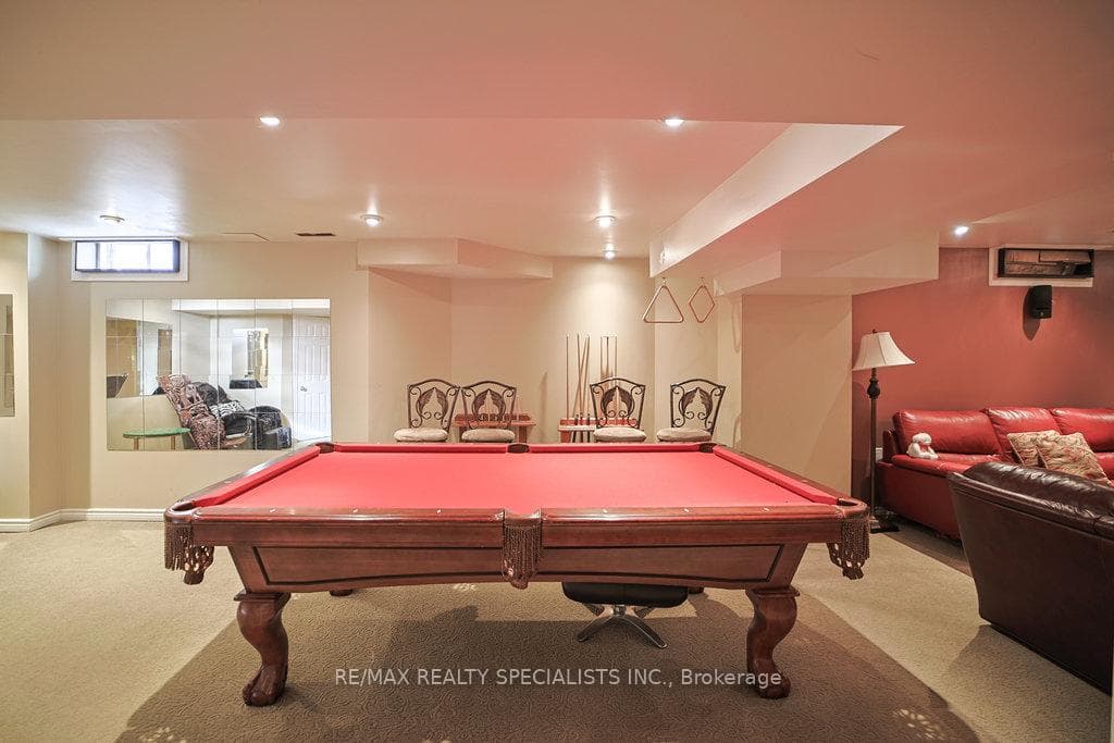 47 Vineyard Avenue photo 32