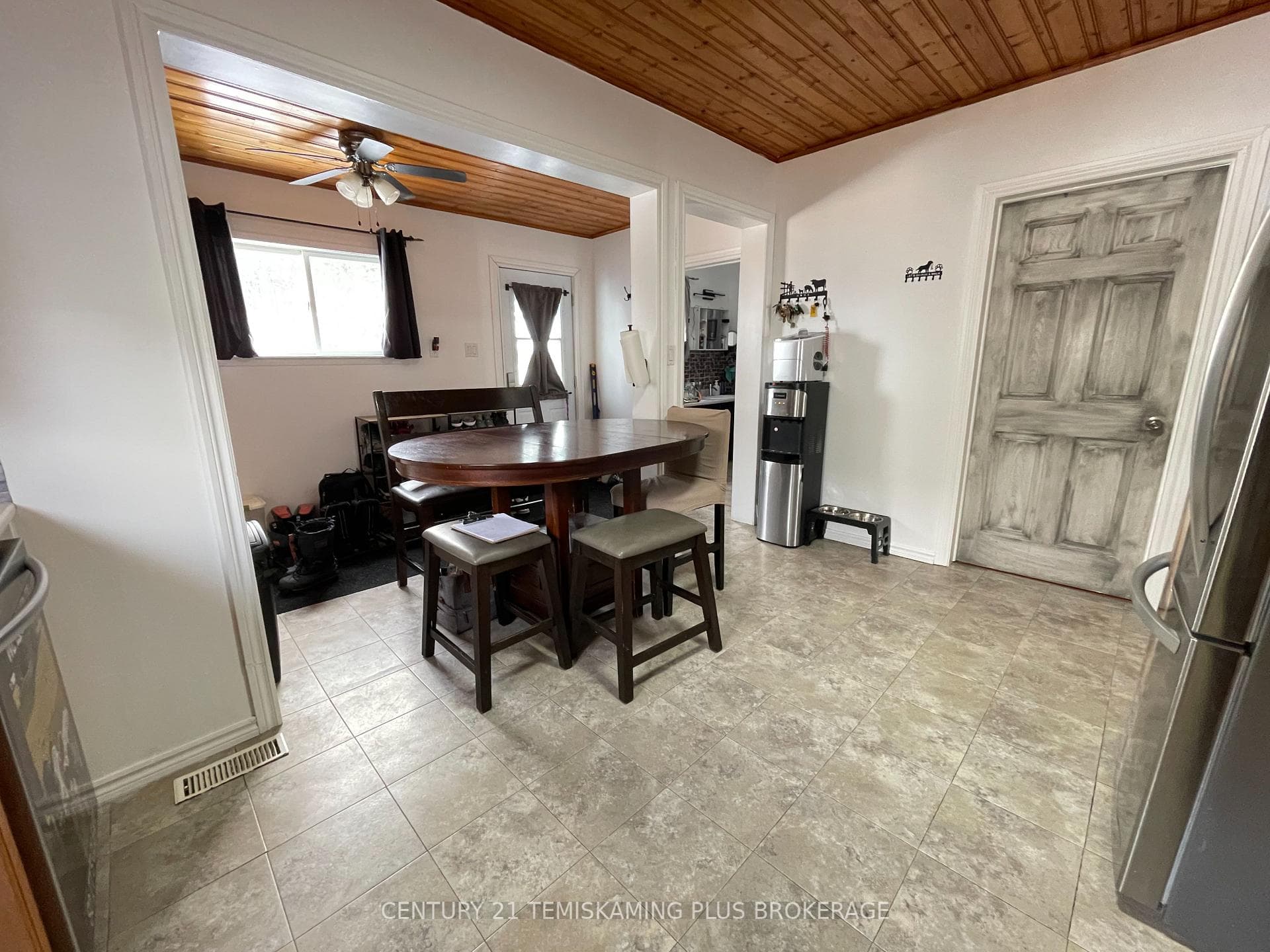 402 Farah Avenue photo 18