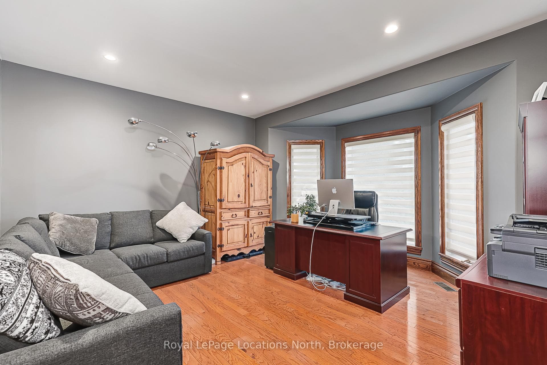 44 Blackburn Avenue photo 10