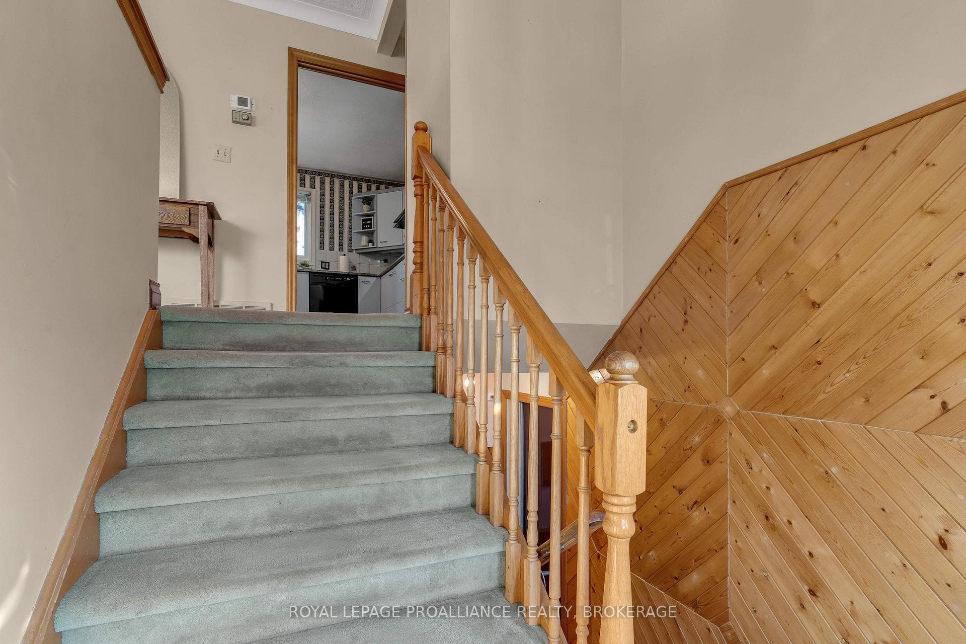 494 Roosevelt Drive photo 5