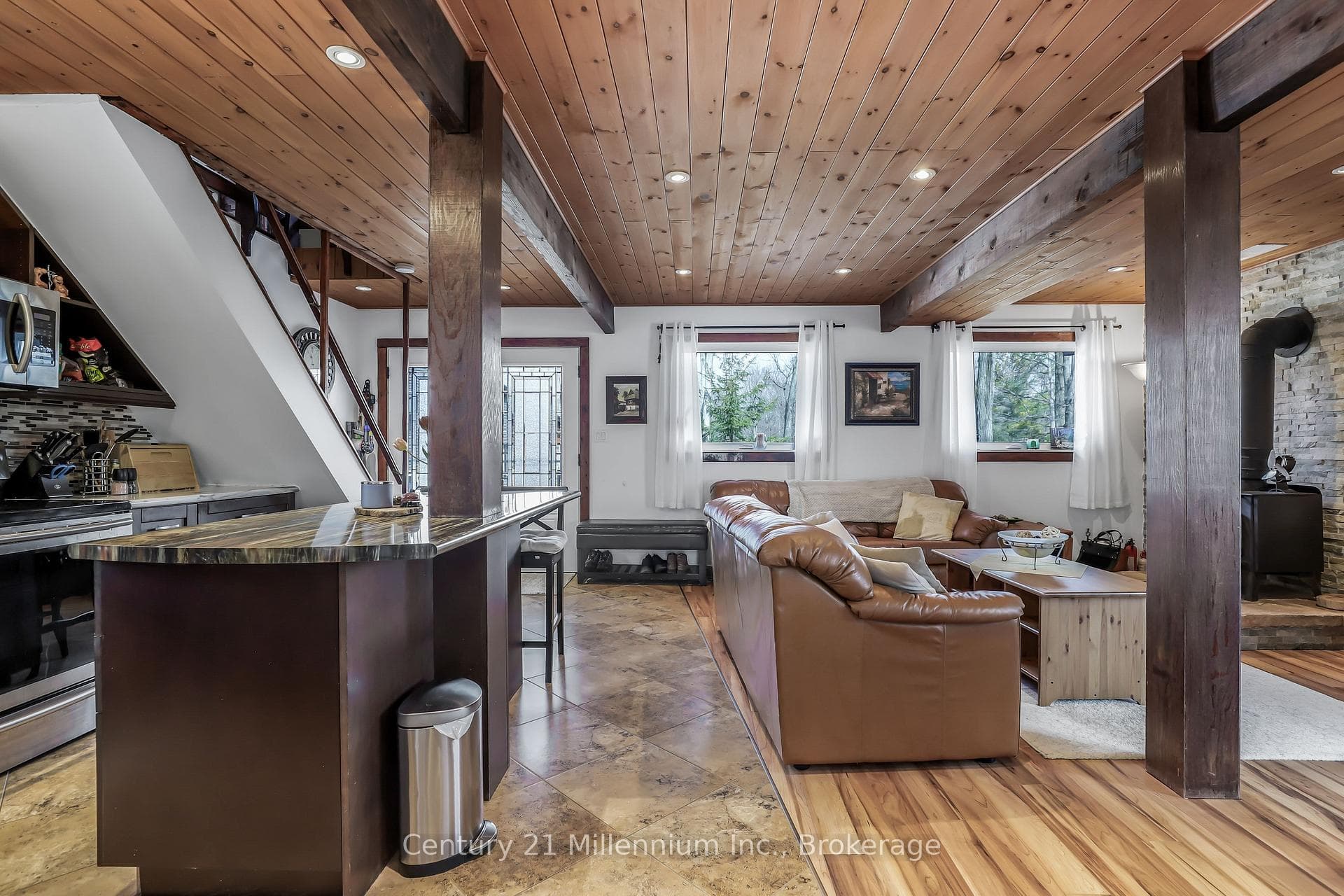 446 Manley Crescent photo 9