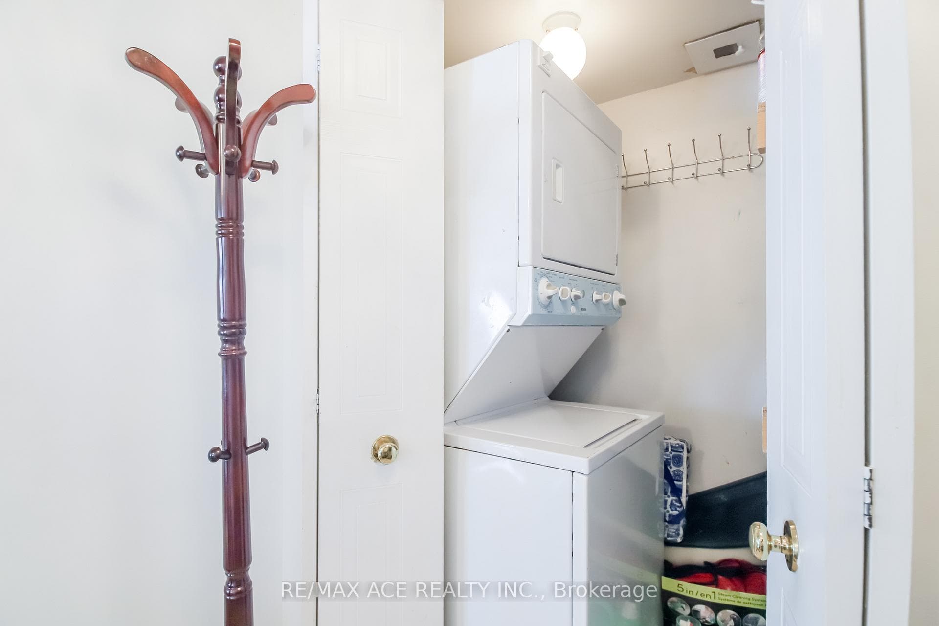 480 Mclevin Avenue Unit 314 photo 36