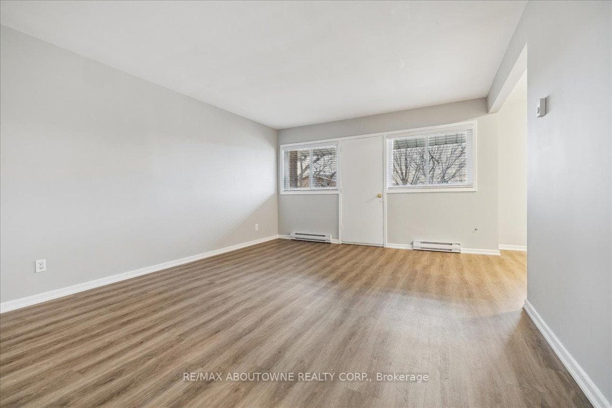2350 Queensway Drive Unit 3 photo 13