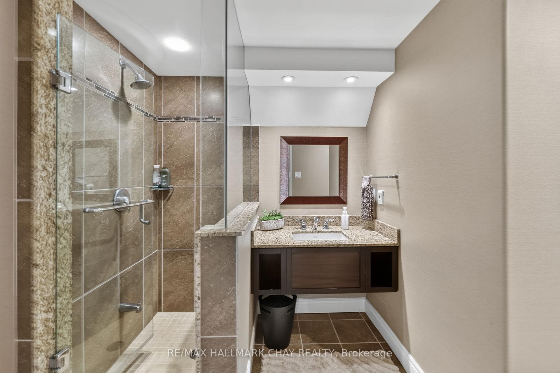 25 Laddie Lane photo 34