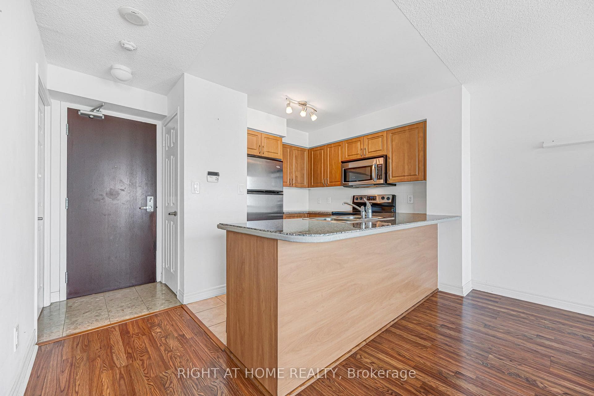 208 Enfield Place Unit #2902 photo 9