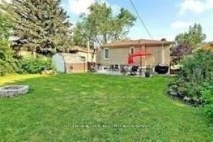 114 Cartier Crescent photo 10