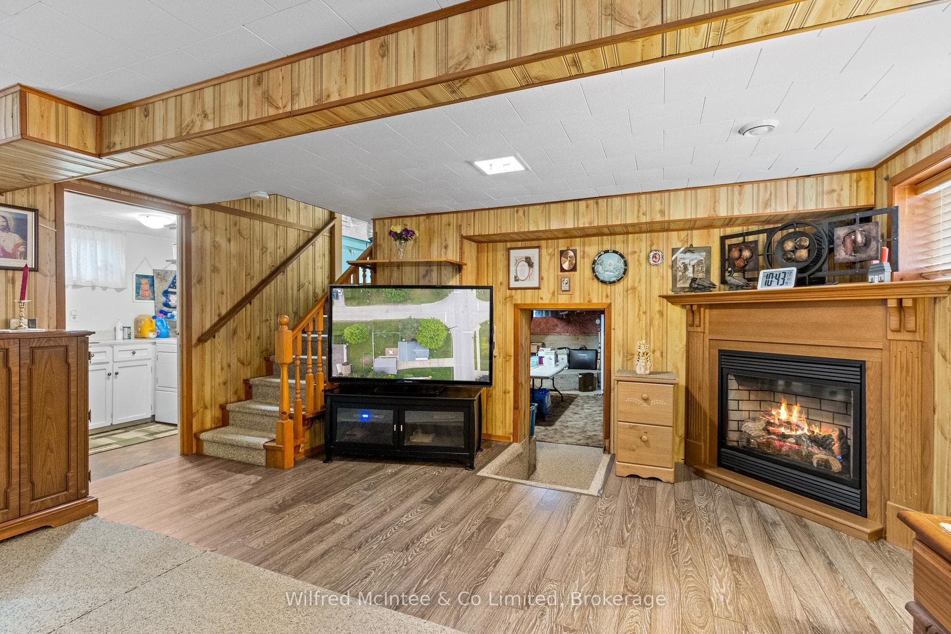 455 Bruce Street photo 36
