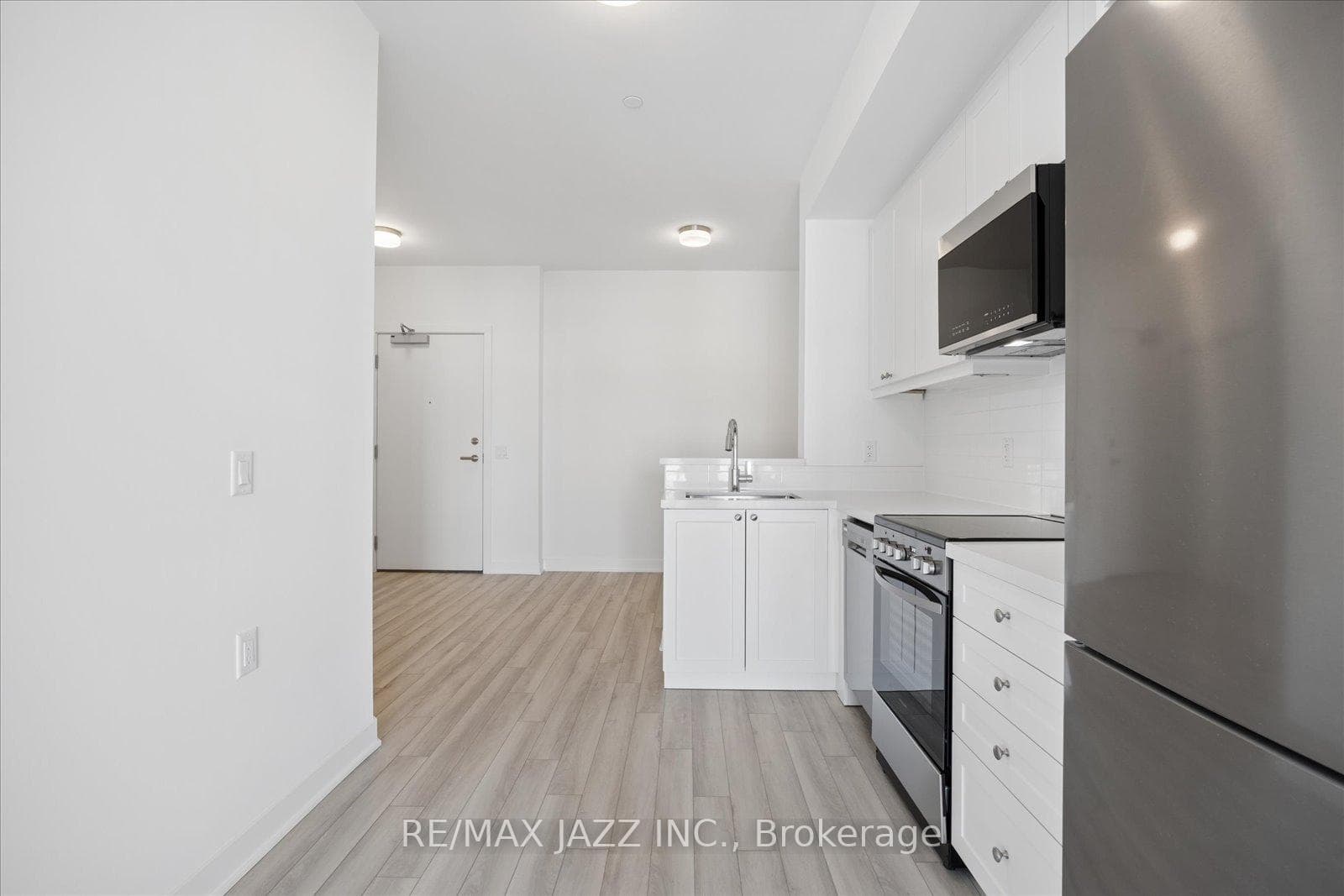 51 Clarington Boulevard Unit 610 photo 13