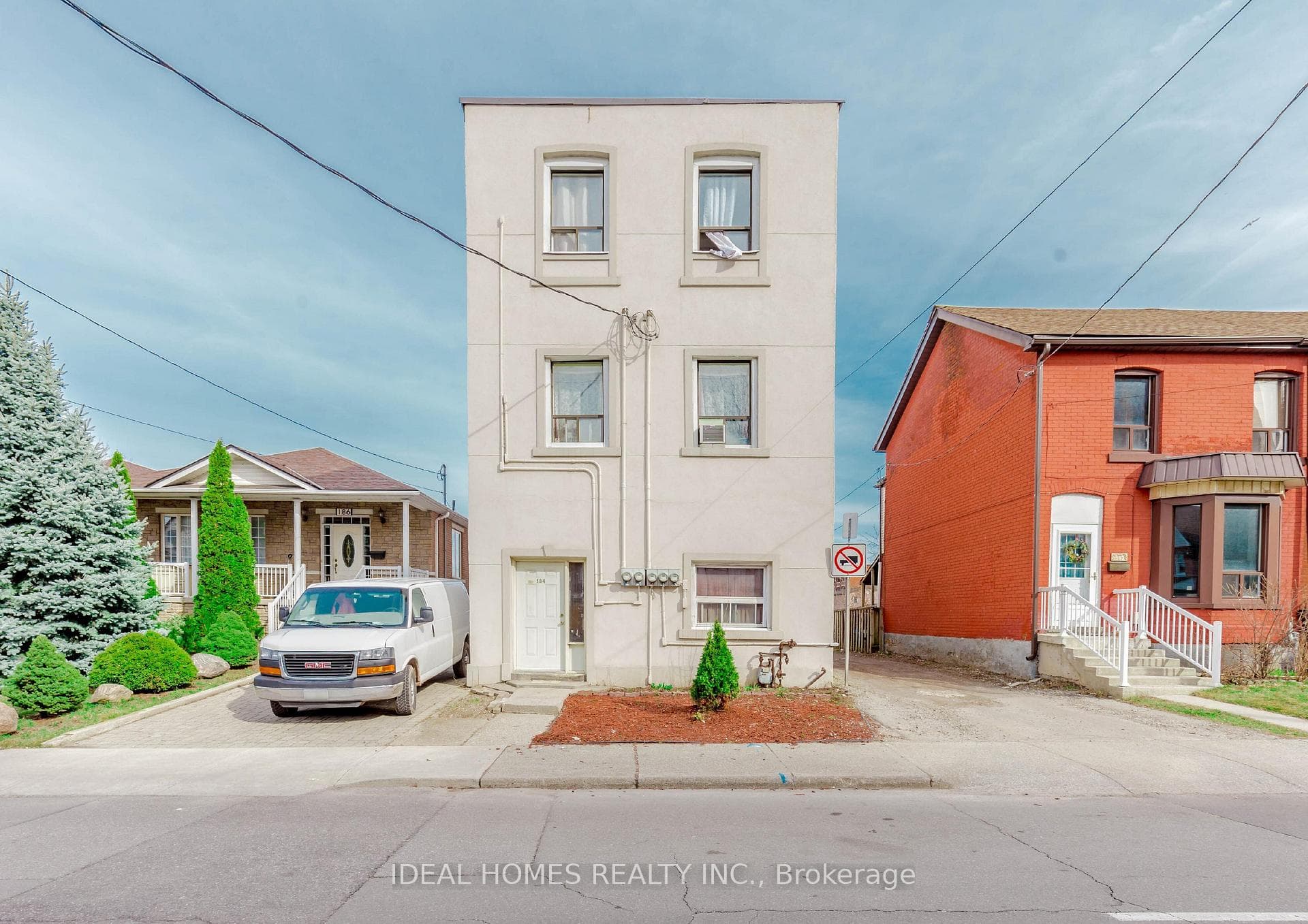 184 Queen Street photo 1