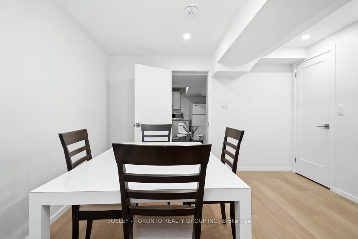 146 Earlscourt Avenue Unit Lower photo 8