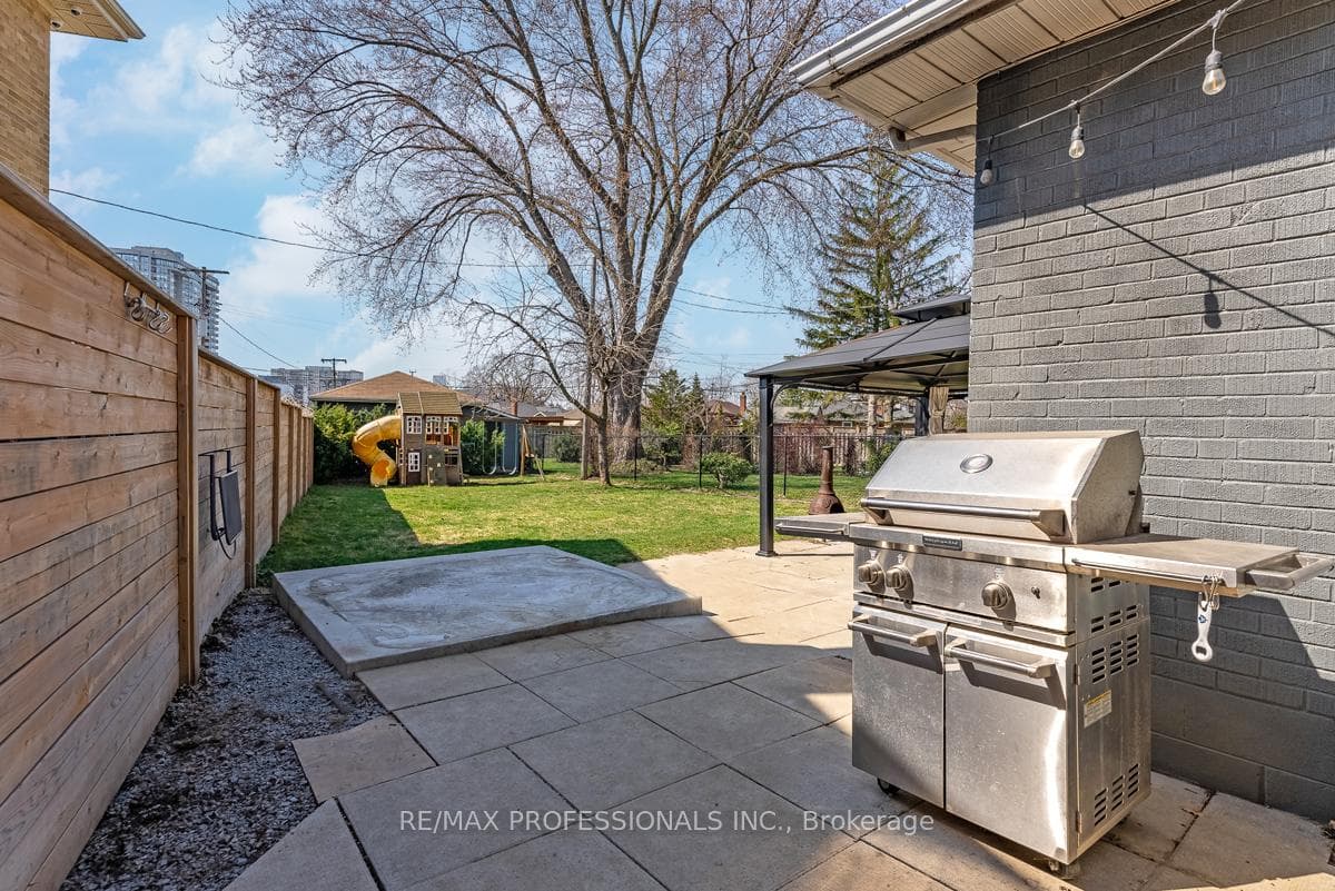 5 Chestnut Hills Crescent photo 36