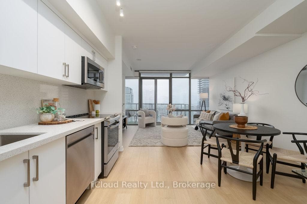 832 Bay Street Unit 4706 photo 5
