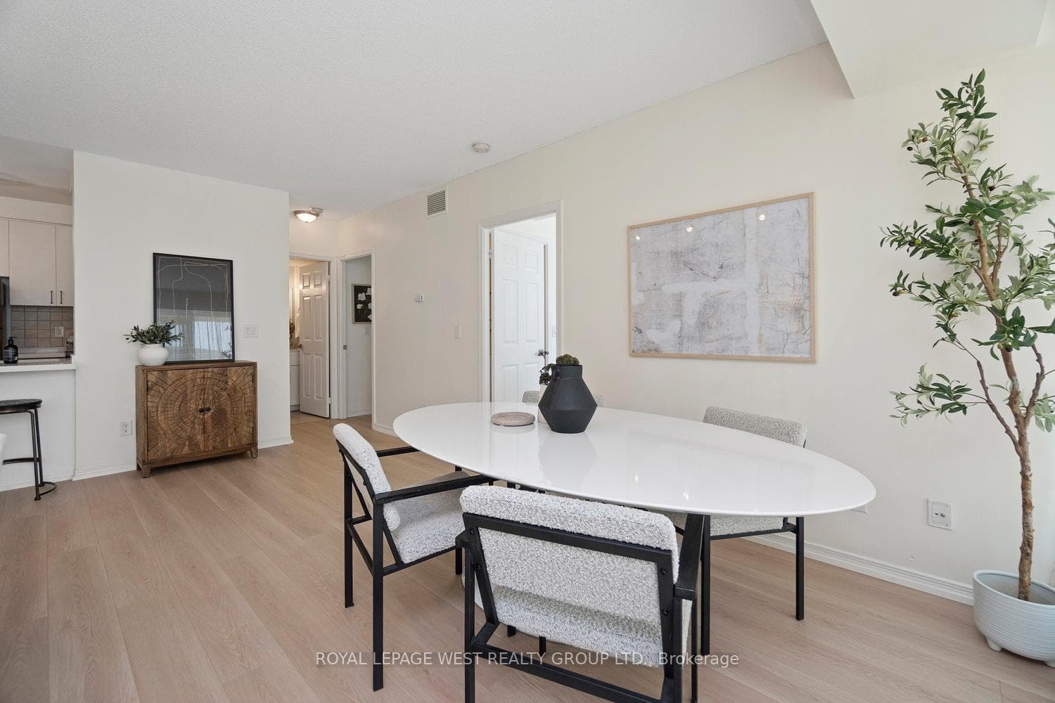 5508 Yonge Street Unit 202 photo 34